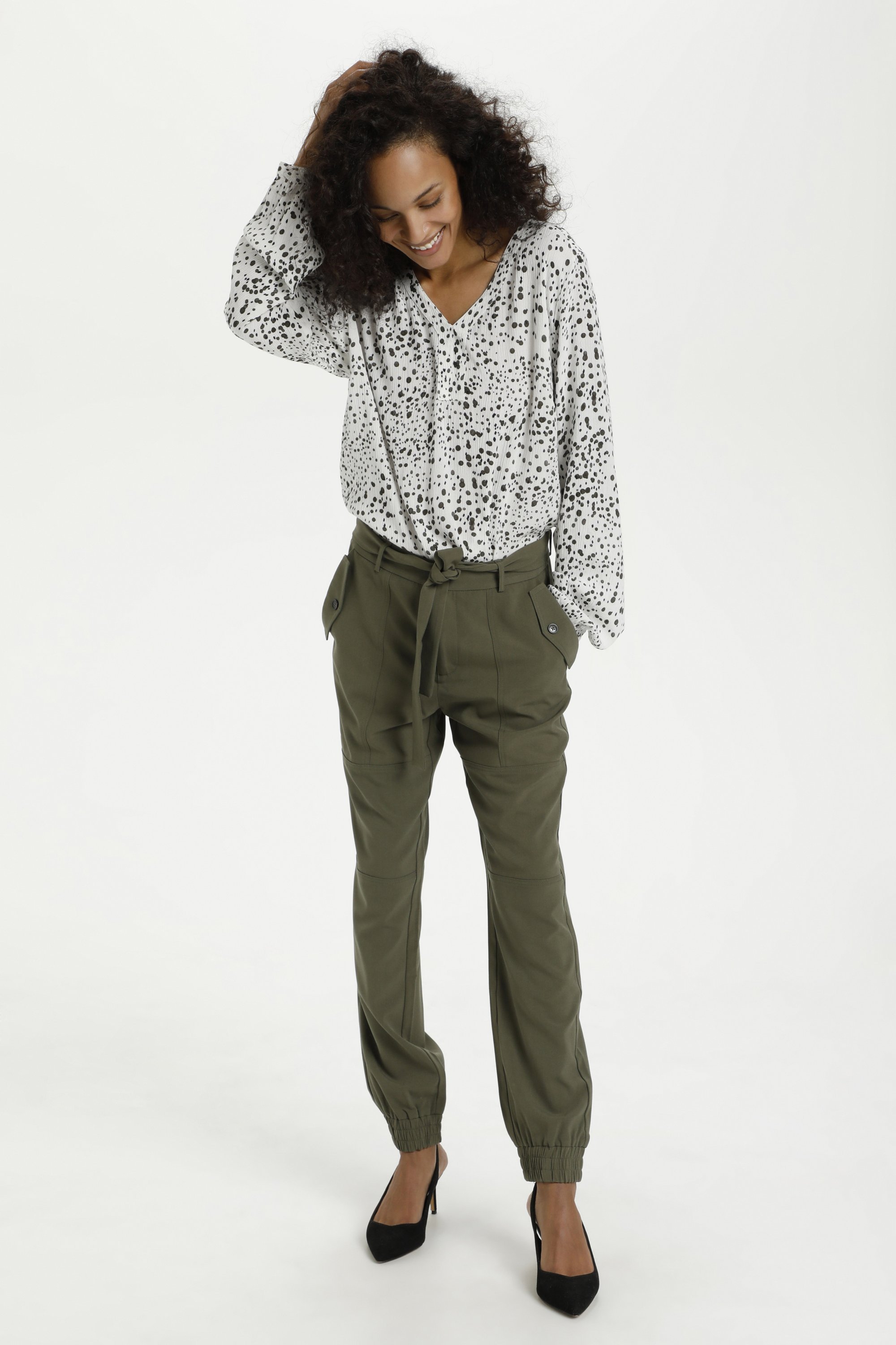 Kaffe KADEBRA AMBER - Blouse - krijt/groene aquarel stippen