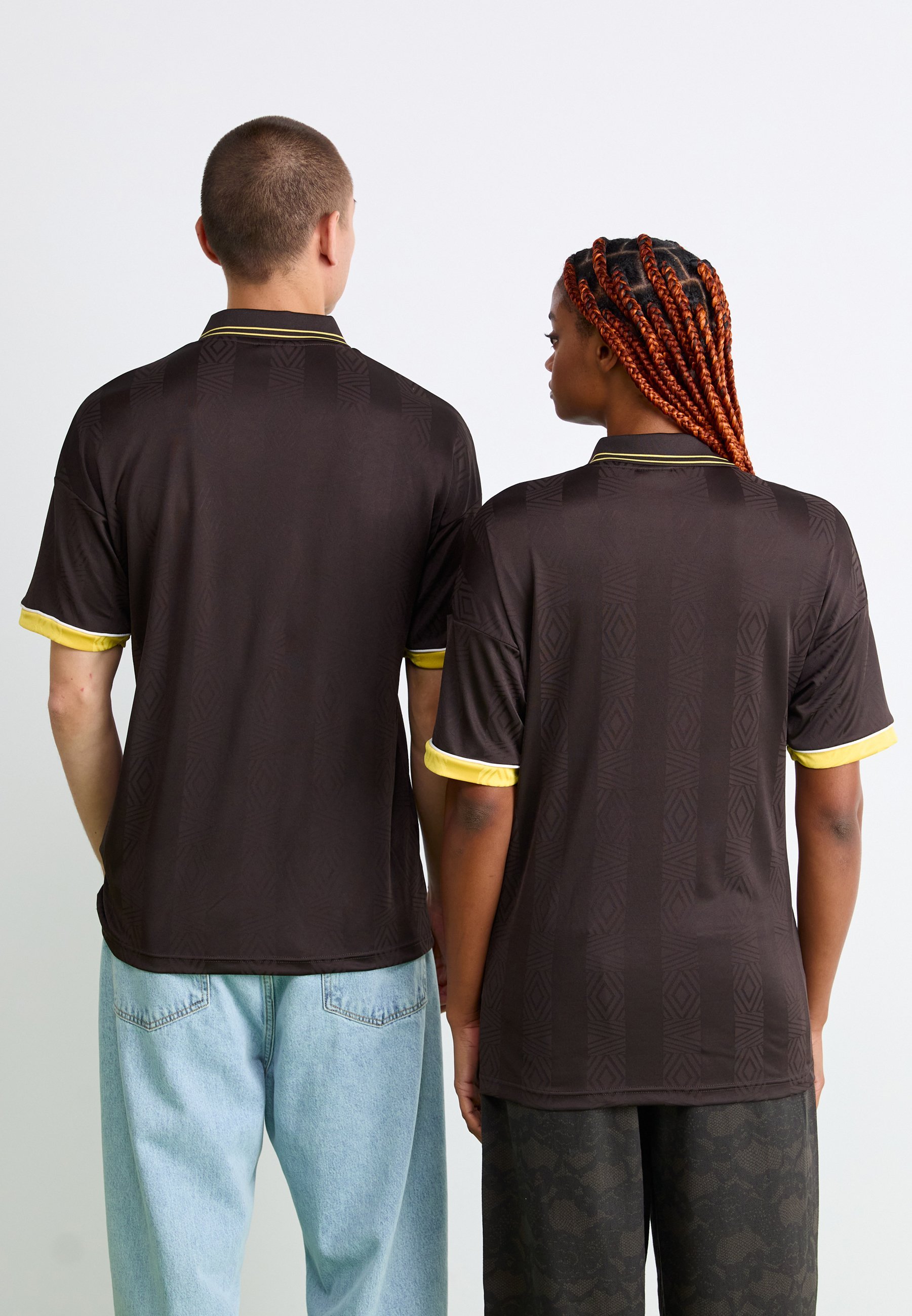 Umbro BOXY FOOTBALL UNISEX - Poloshirt - ganache/crème goudkleurig/briljant wit