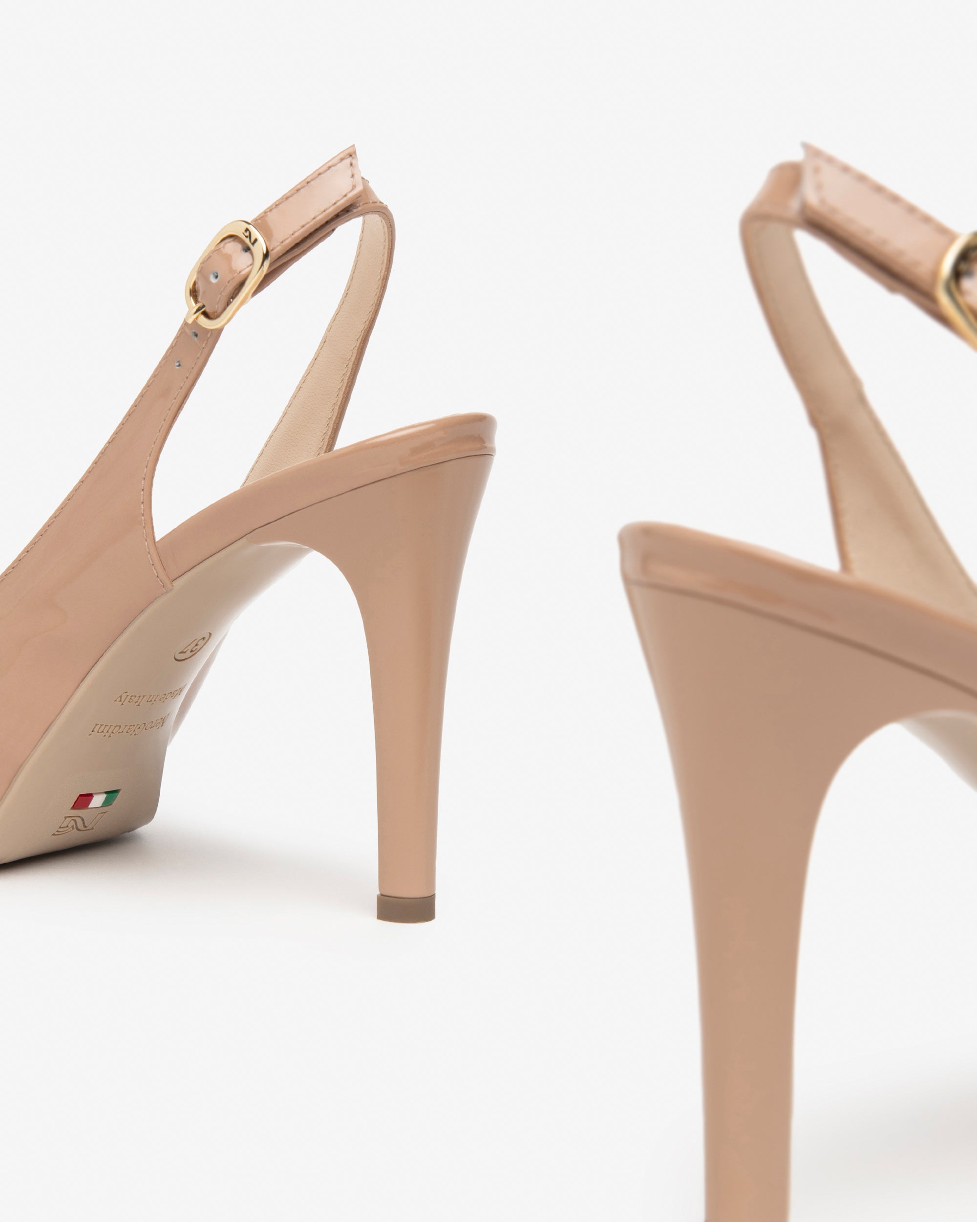  Damen-Pumps aus Lackleder