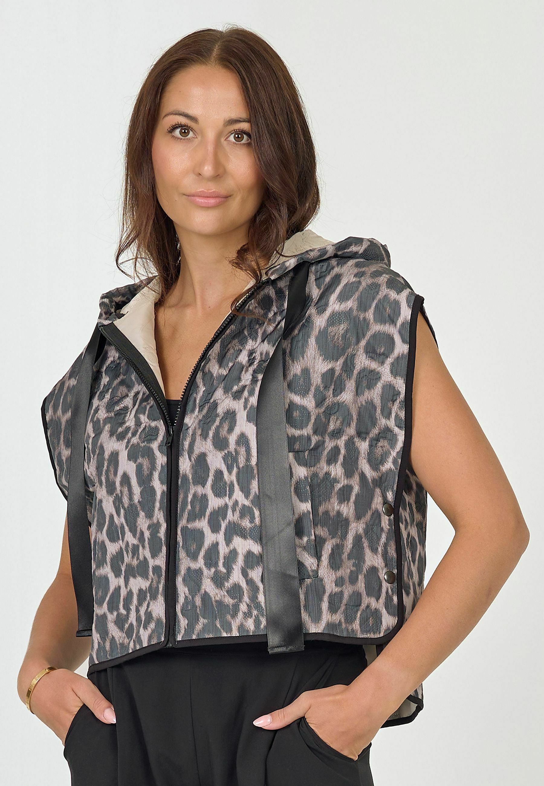 NÜ ANYA - Vest - leo