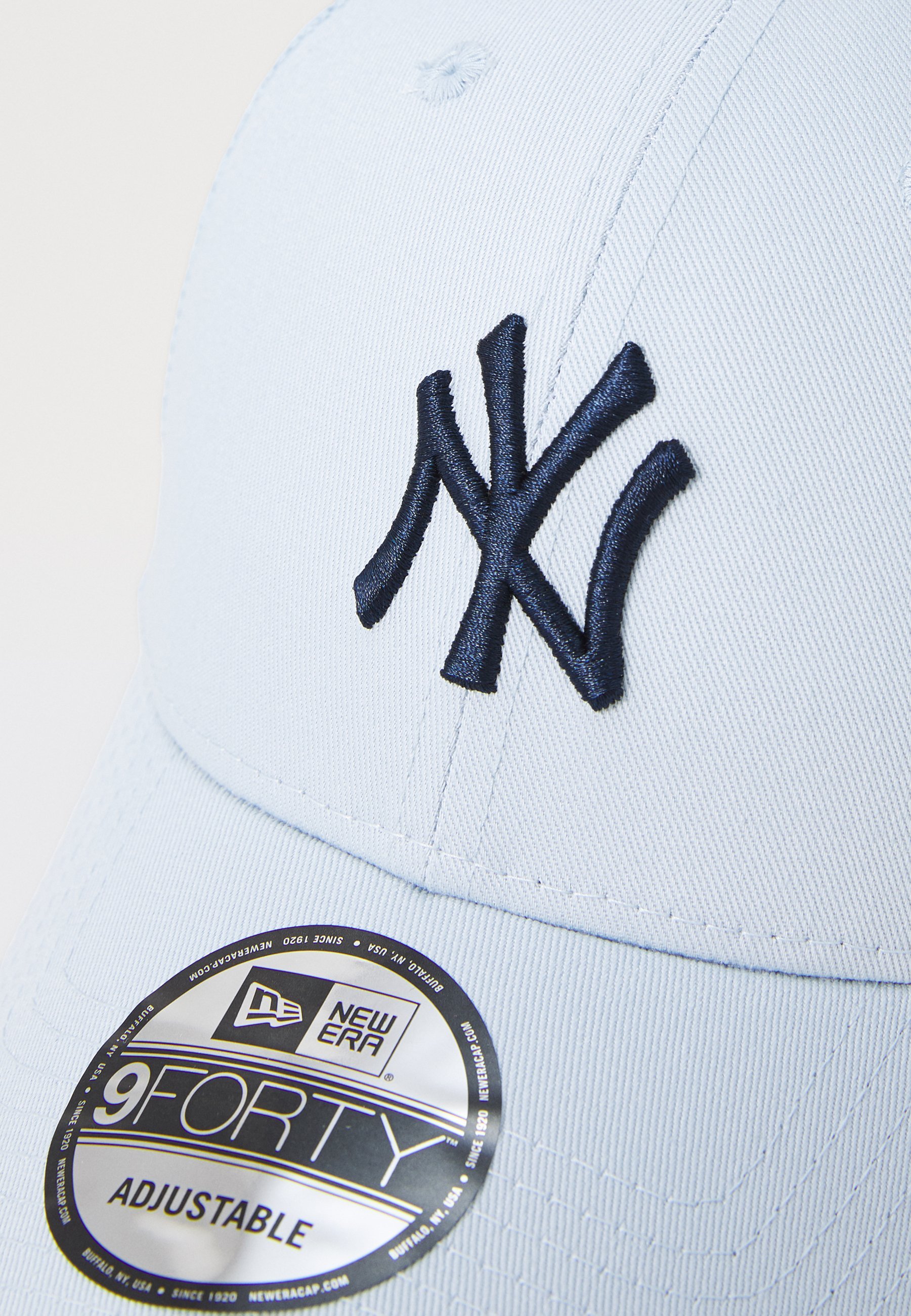 New Era petten