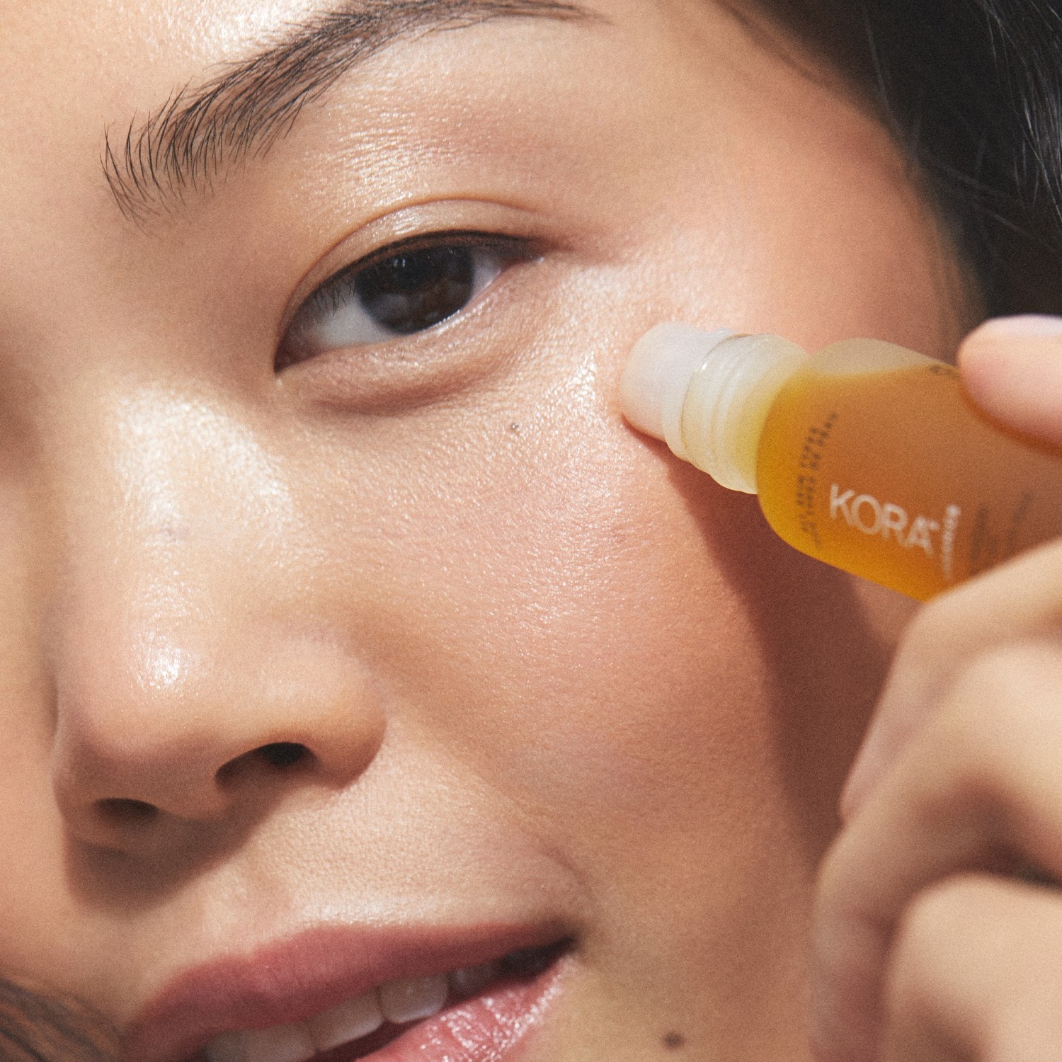KORA Organics Noni Radiant Eye Oil valjak za oči - 10 ml
