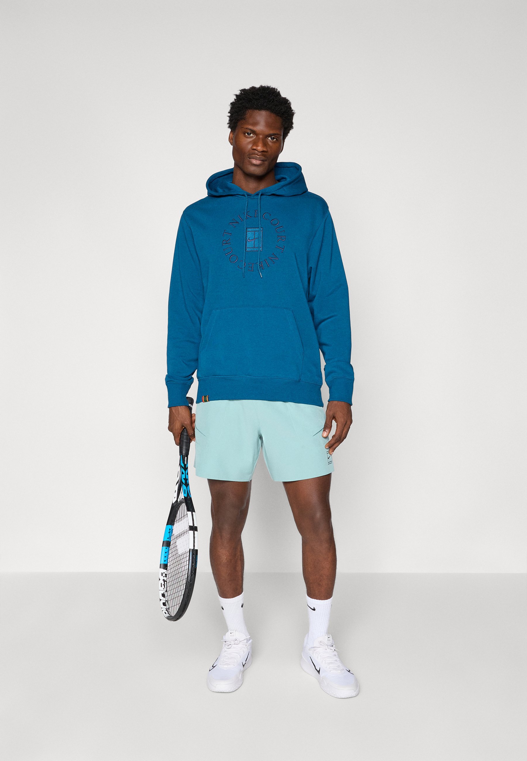 Nike Performance NIKECOURT HERITAGE HOODIE - Mikina s kapucí - black/white