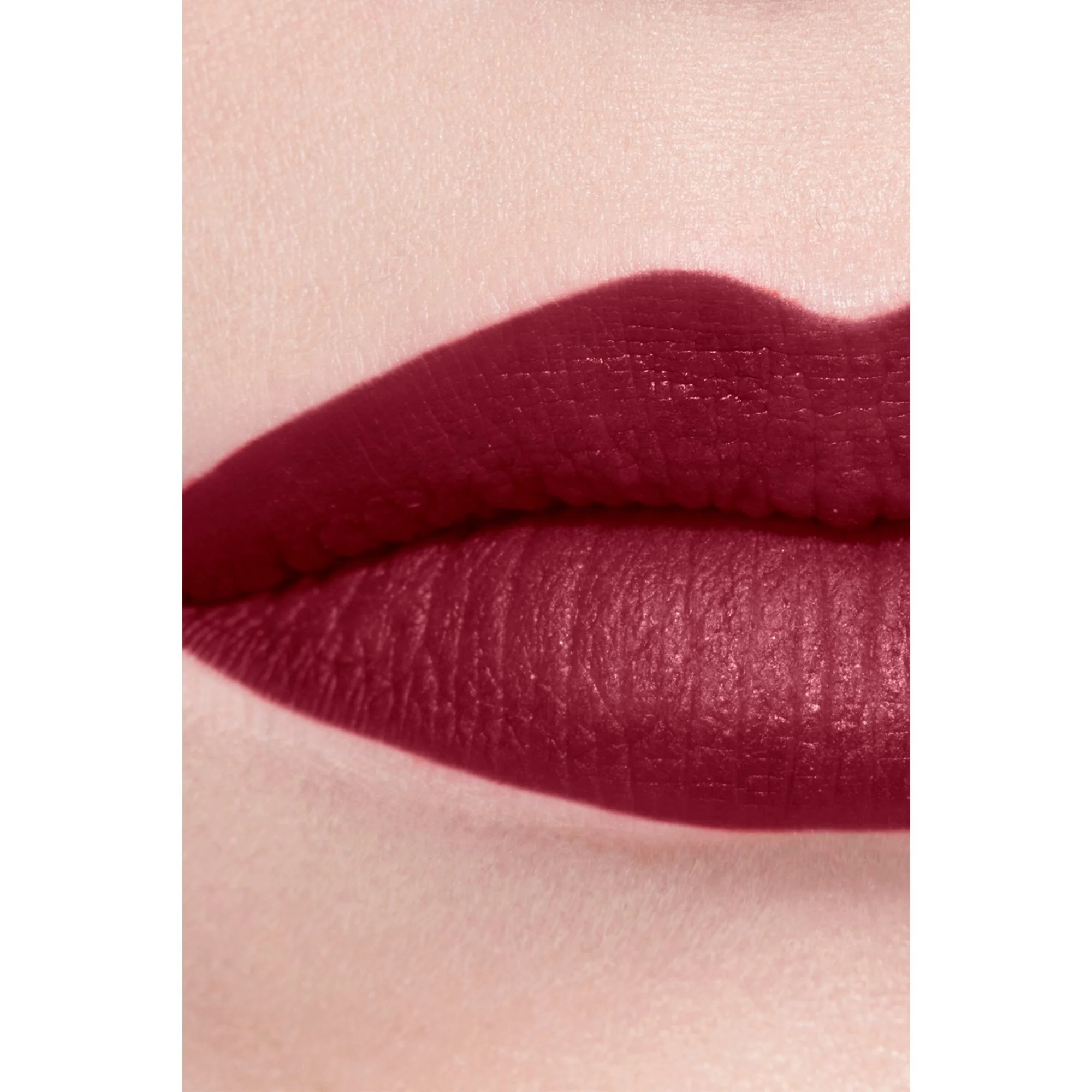 ROUGE ALLURE VELVET - IL ROSSETTO VELLUTATO LUMINOSO