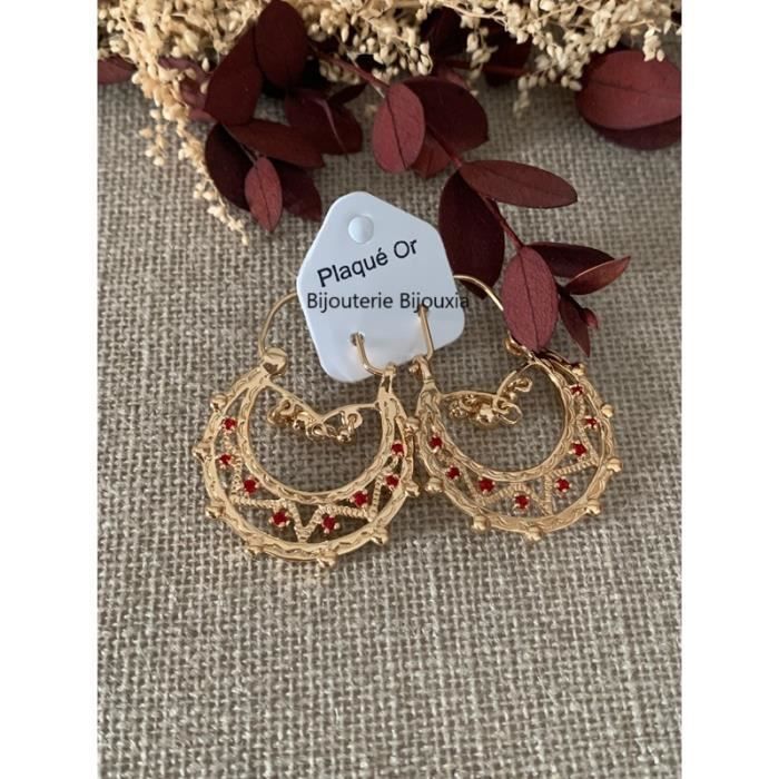 Pendientes criollos saboyanos con circonita cúbica y baño de oro de 18 quilates.