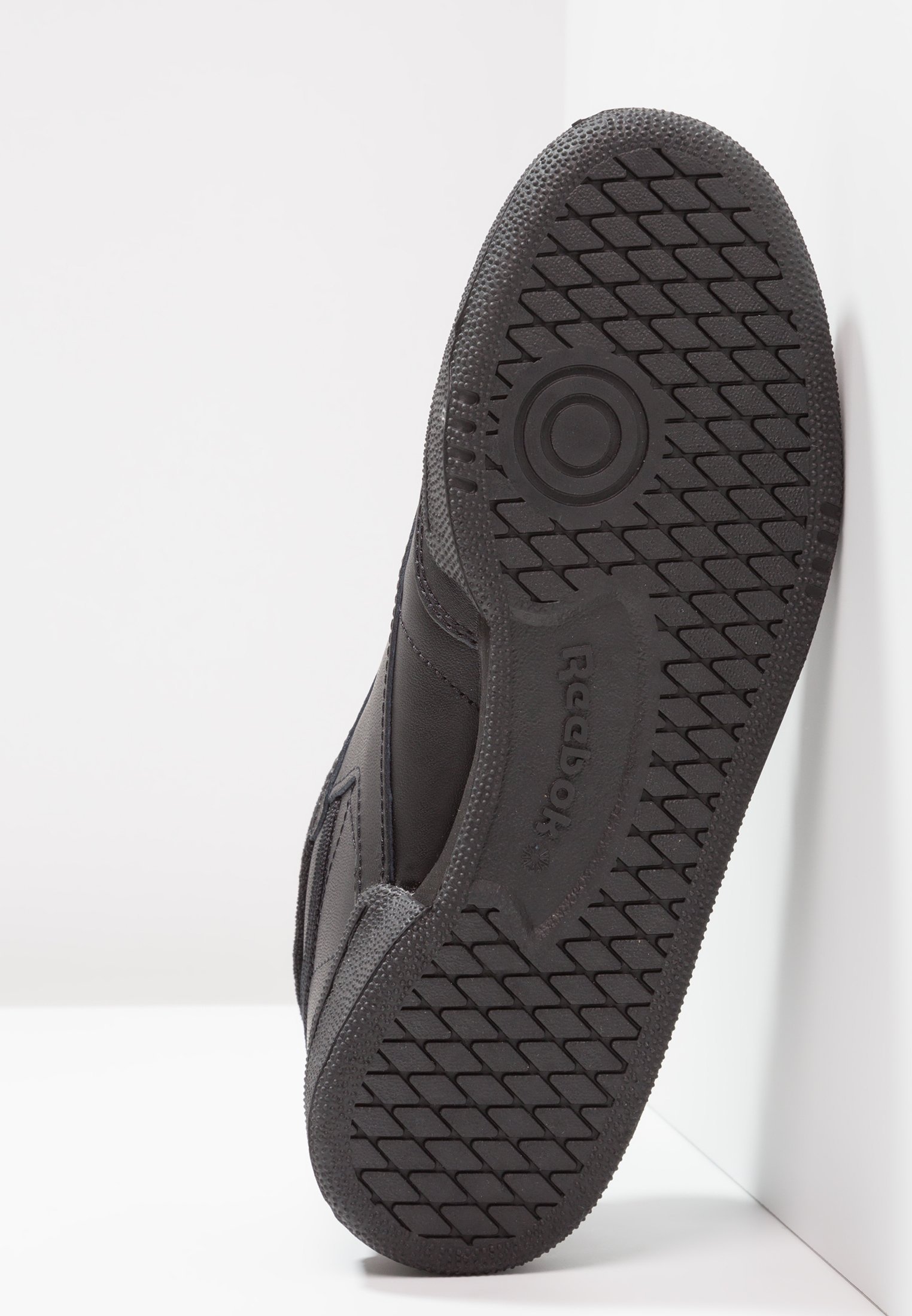 Tênis Reebok Classic de cano baixo