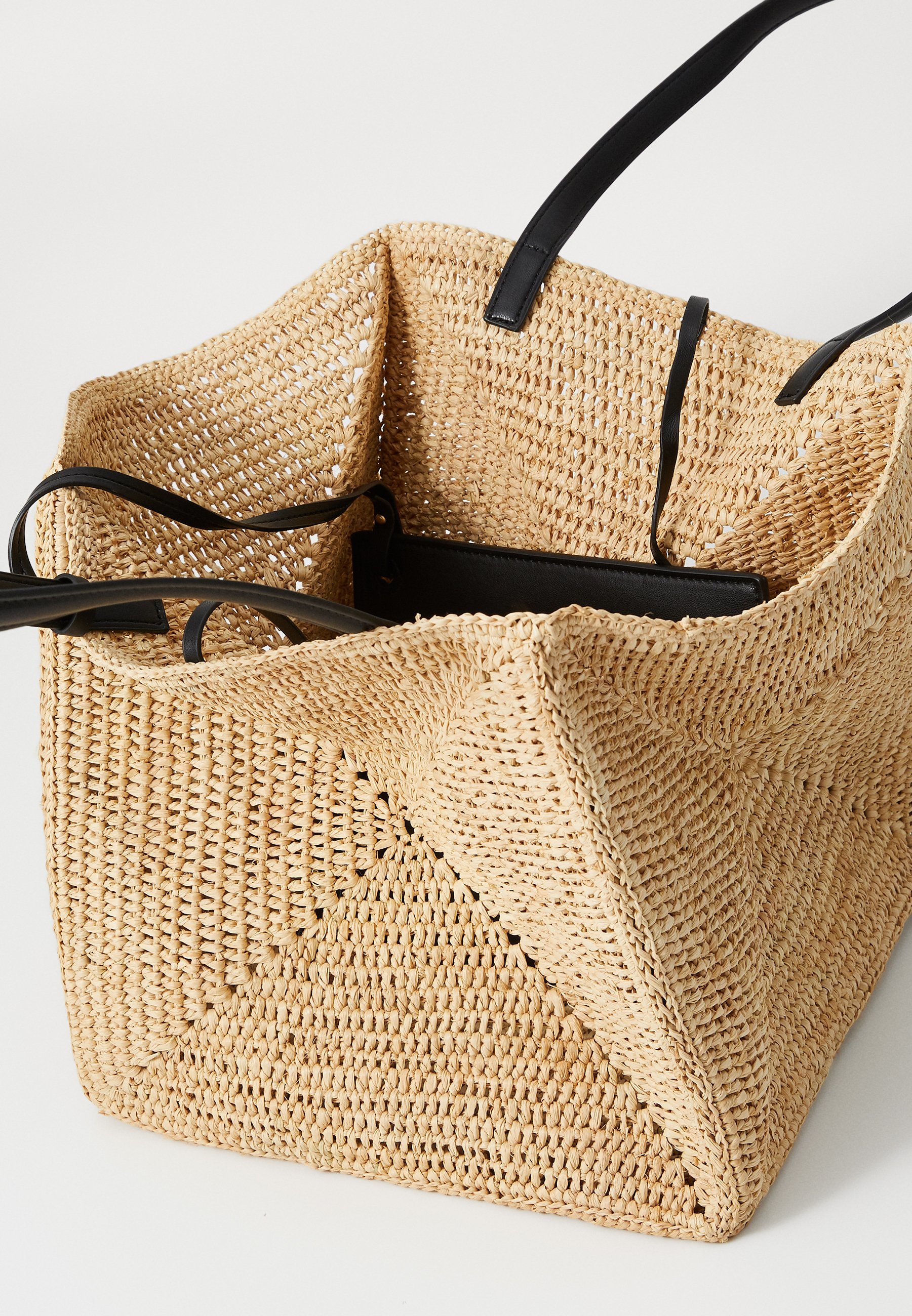 Nanushka THE ORIGAMI TOTE - Tote bag - beige/zwart