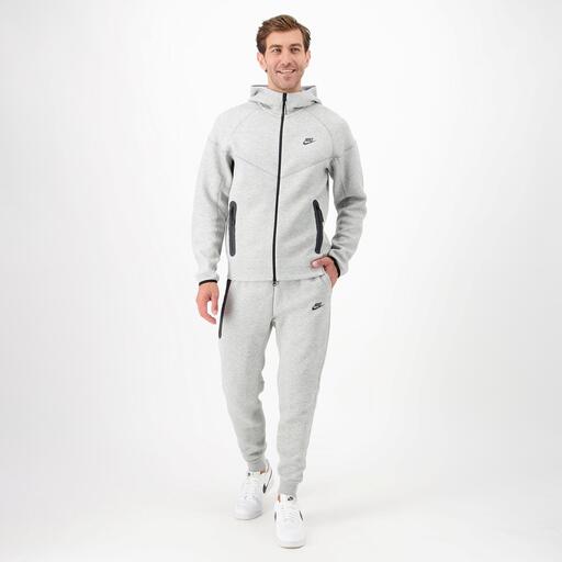  Nike Tech