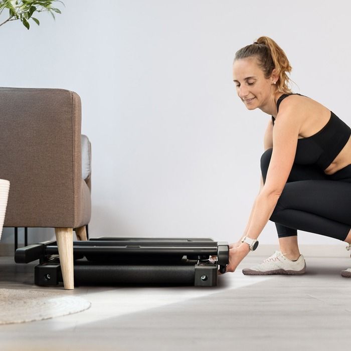 Tapis roulant pieghevole - FITFIU Fitness MC-160C - Motore da 2,0 HP - Velocità massima 14 km/h - Superficie 40x102 cm - Ultra compatto - App e Bluetooth