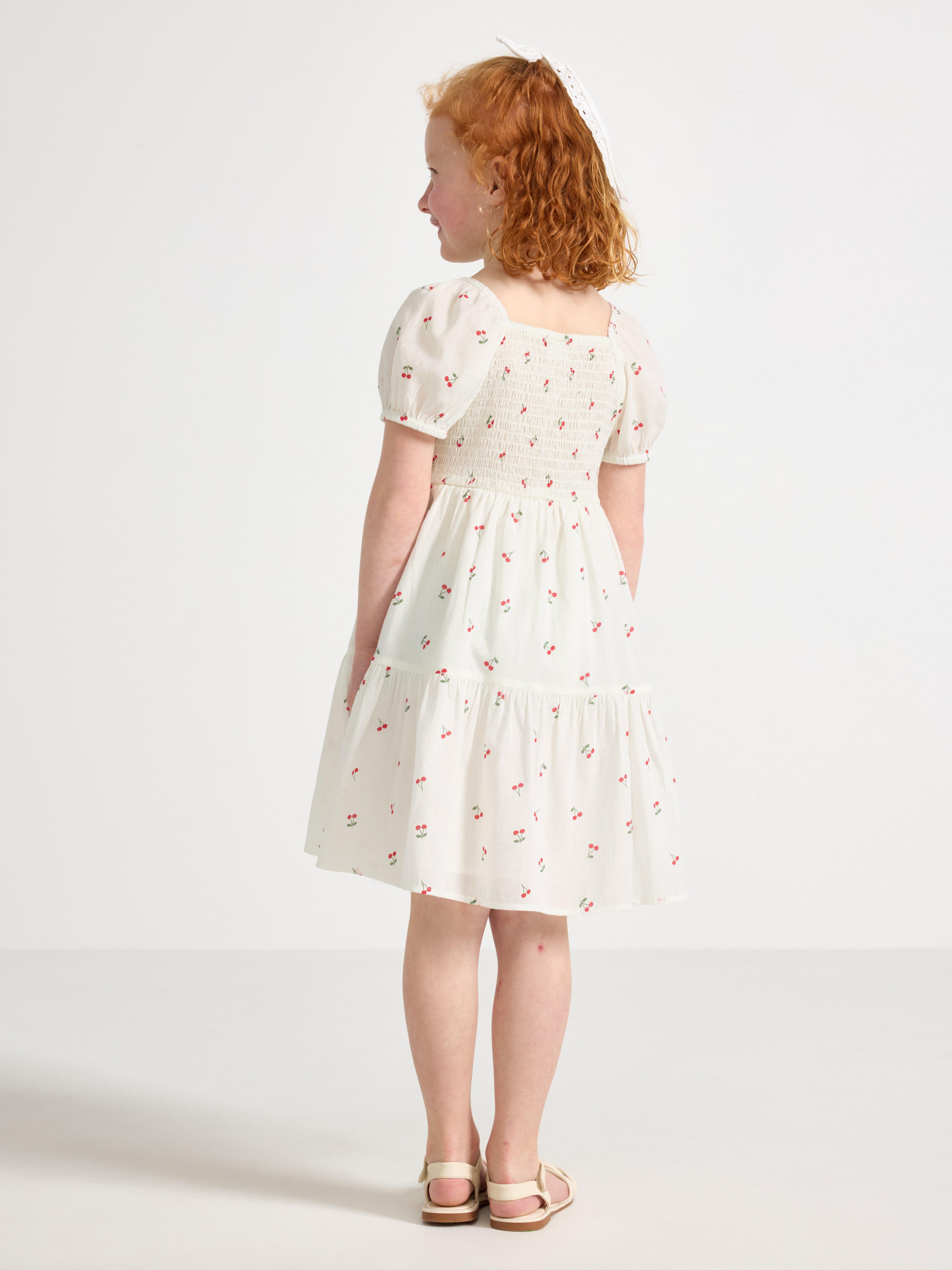 Vestido fruncido, color blanco empolvado claro