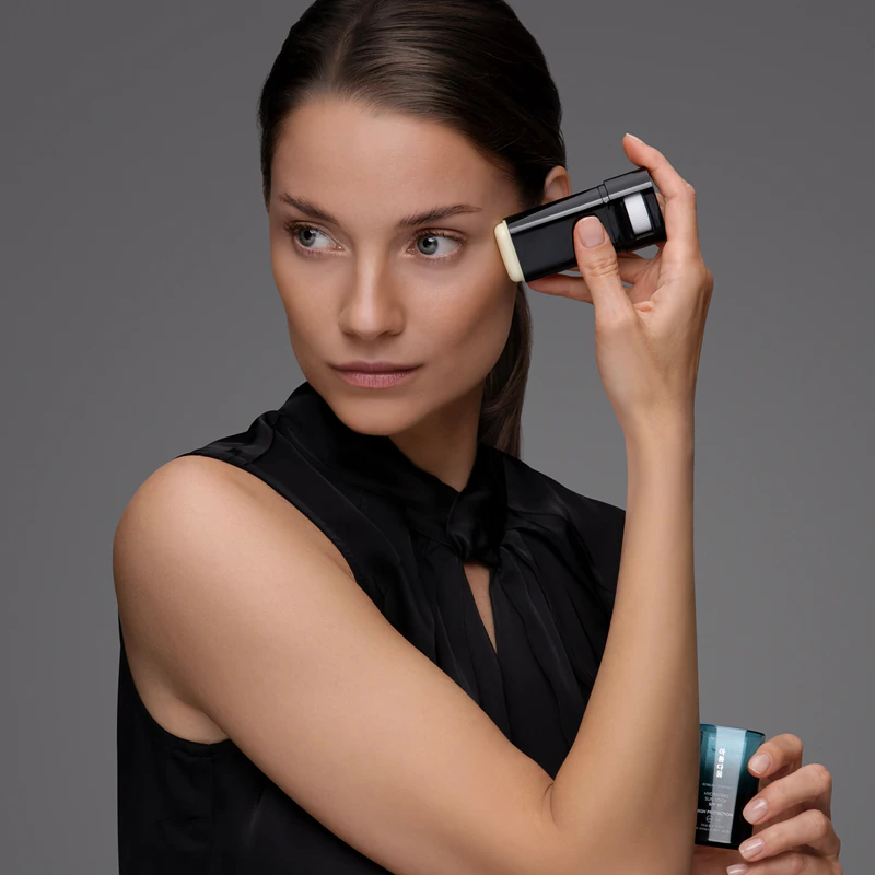 KORIKA Korean Heritage Silk & 8 Types of Hyaluronic Acid Hydrating Sun Stick SPF 50 opalovací tyčinka SPF 50