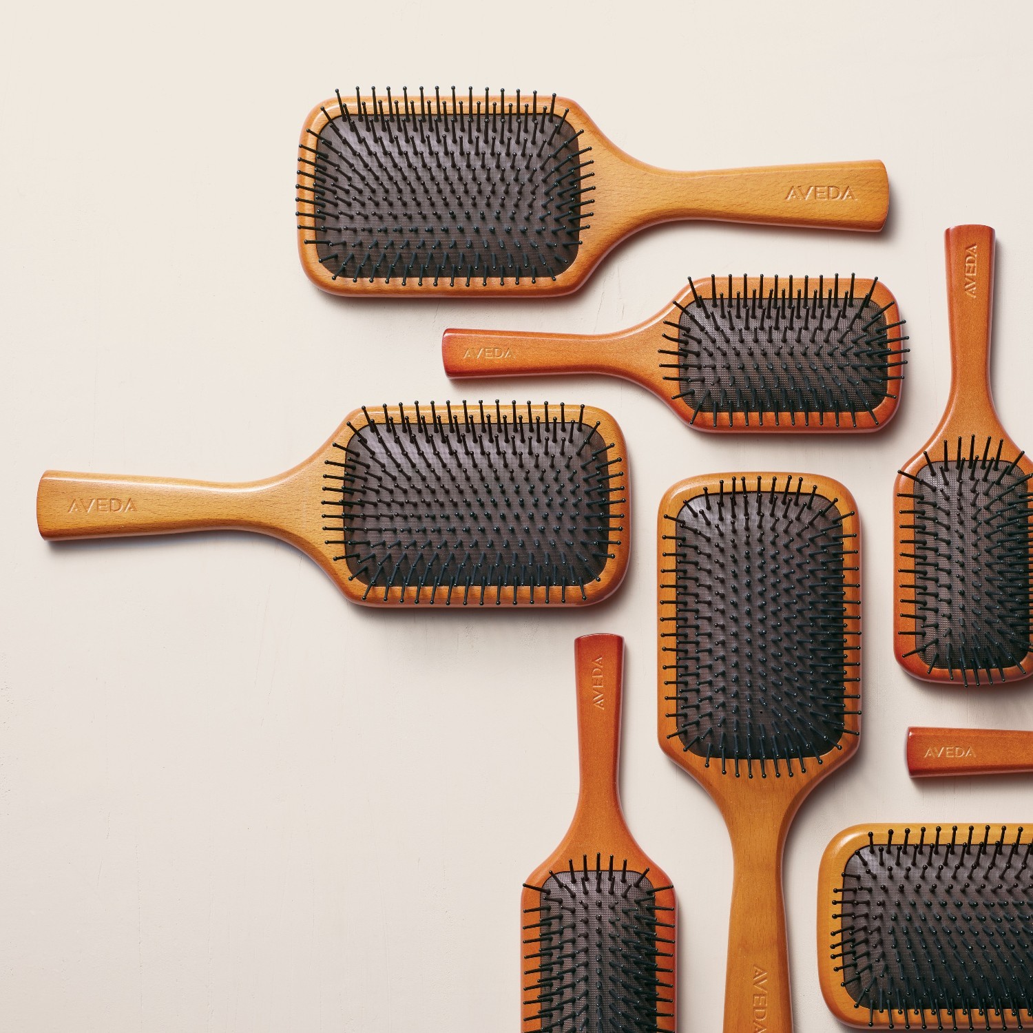 Aveda plochá a pádlová kefa Opulence & Strengthing - 1 kus