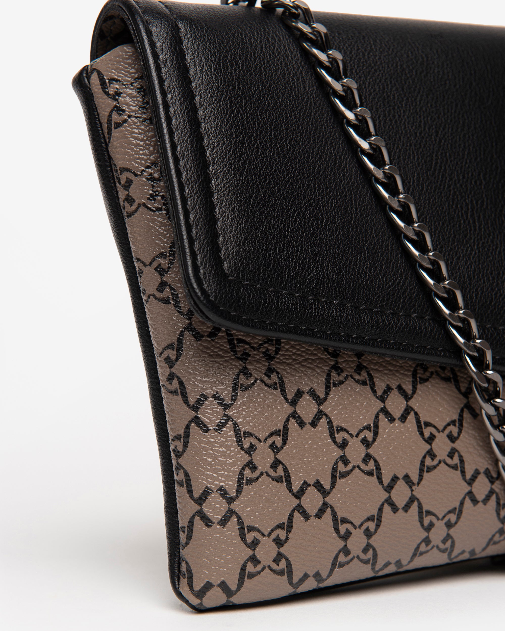  Pochette pour femme en matière technique