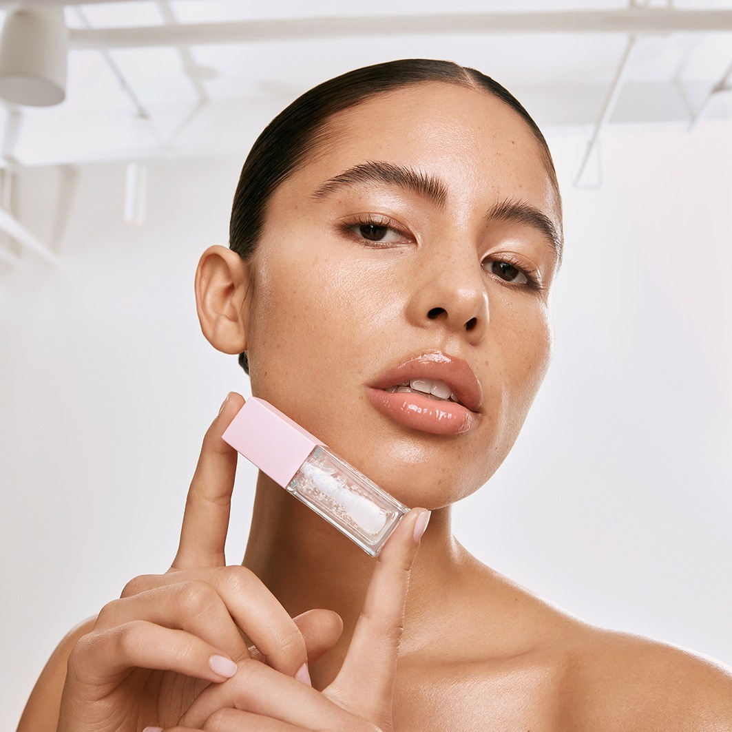 KYLIE SKIN lūpų aliejus, būtinas pasirinkimas. Kylie Skin lūpų aliejus – lazdyno riešutų kremas, 6 ml – 6 ml