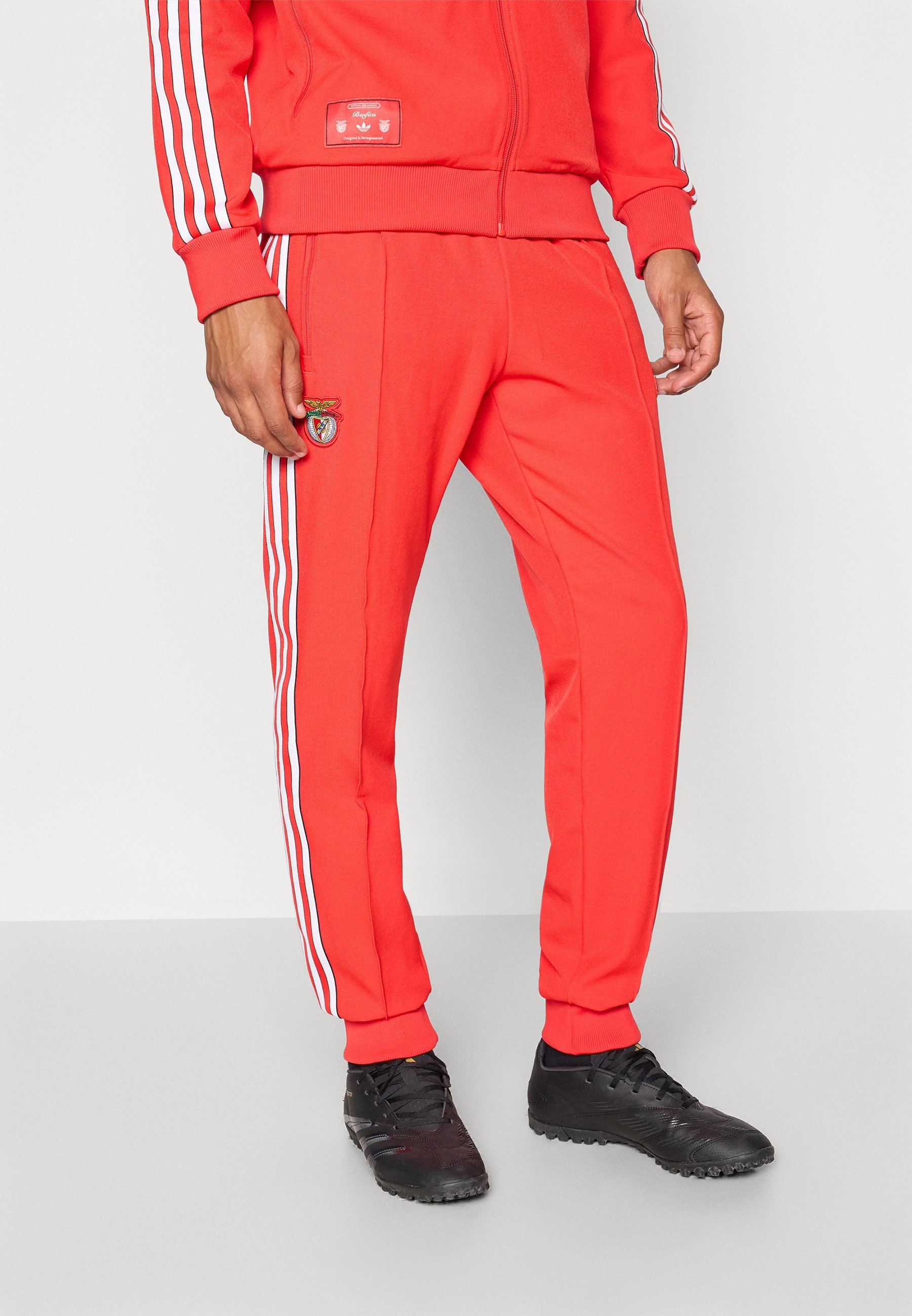 Pantaloni de trening adidas Originals Benfica Lisbon Icon - Echipament de club - Benfica roșu