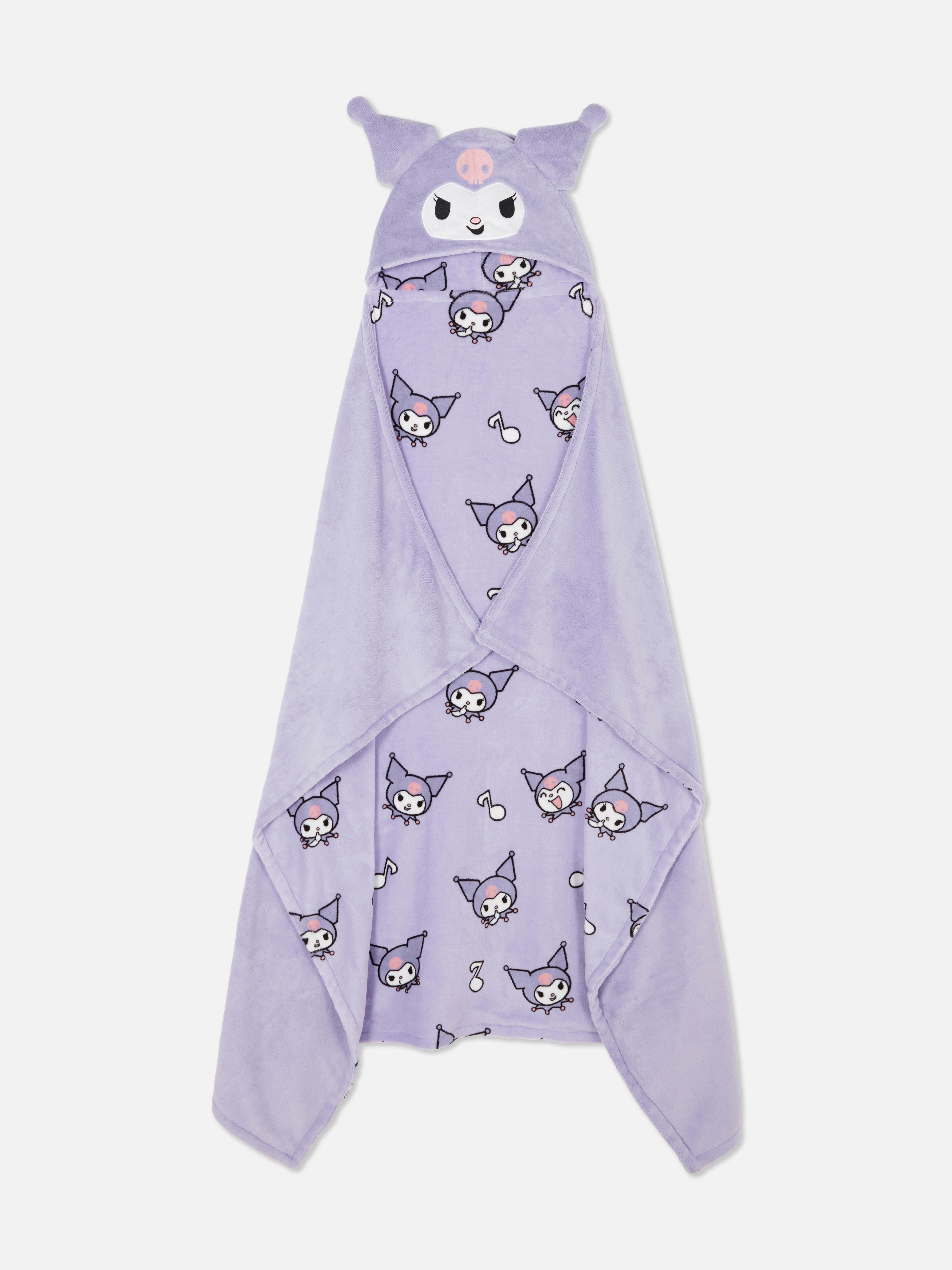 Pătură cu glugă Kuromi de la Hello Kitty O pătură cu glugă și un design Kuromi