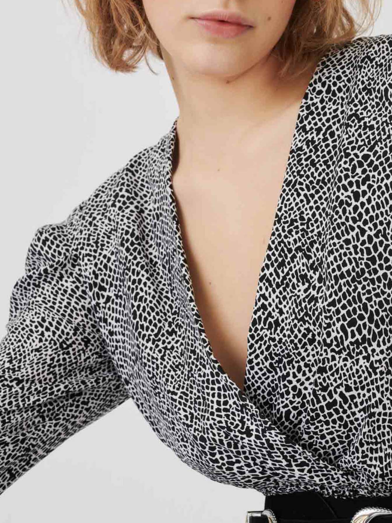 Salopetă fluidă cu animal print-Animalier Noir Blanc