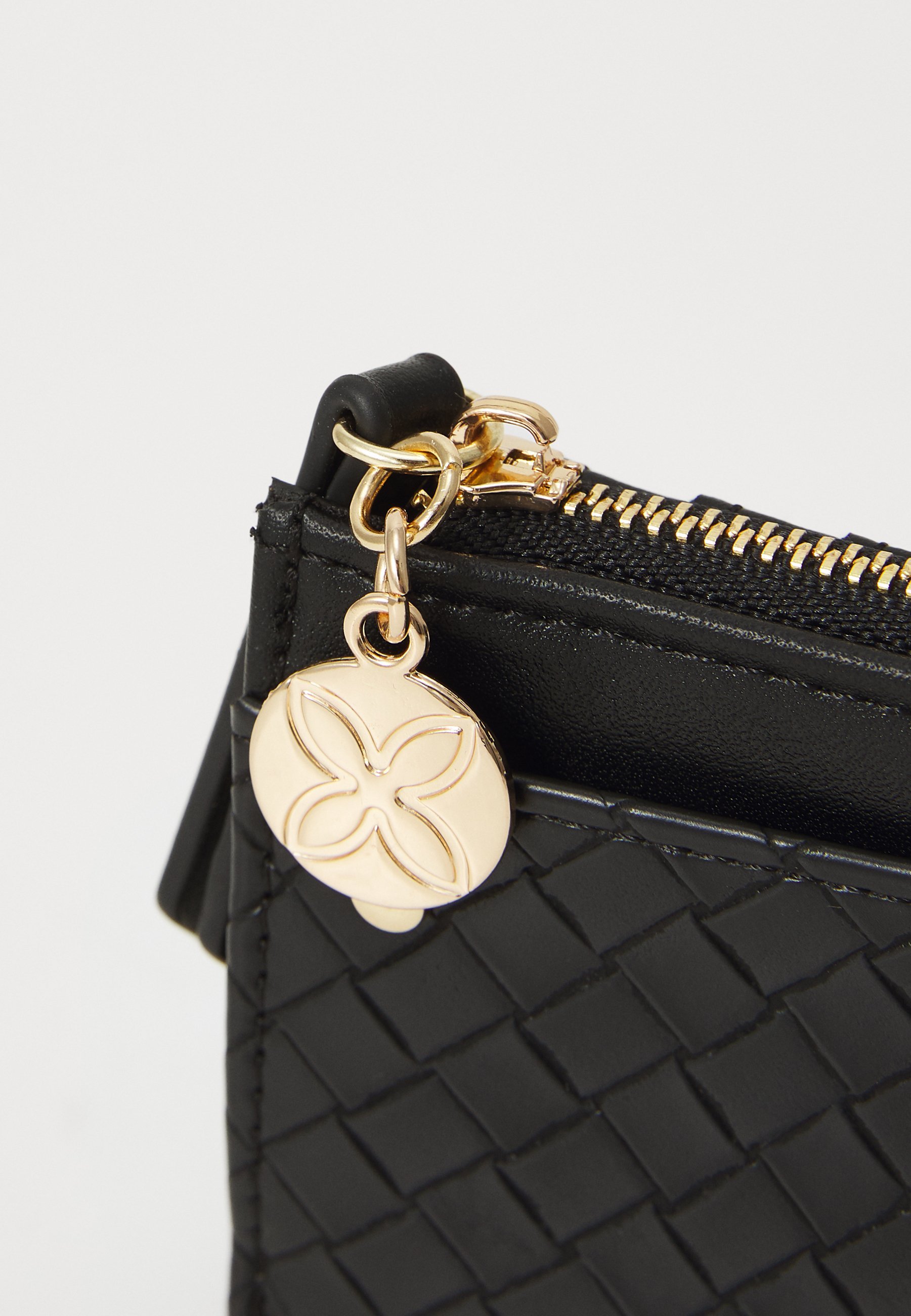 „Anna Field“ piniginė – juoda pinta