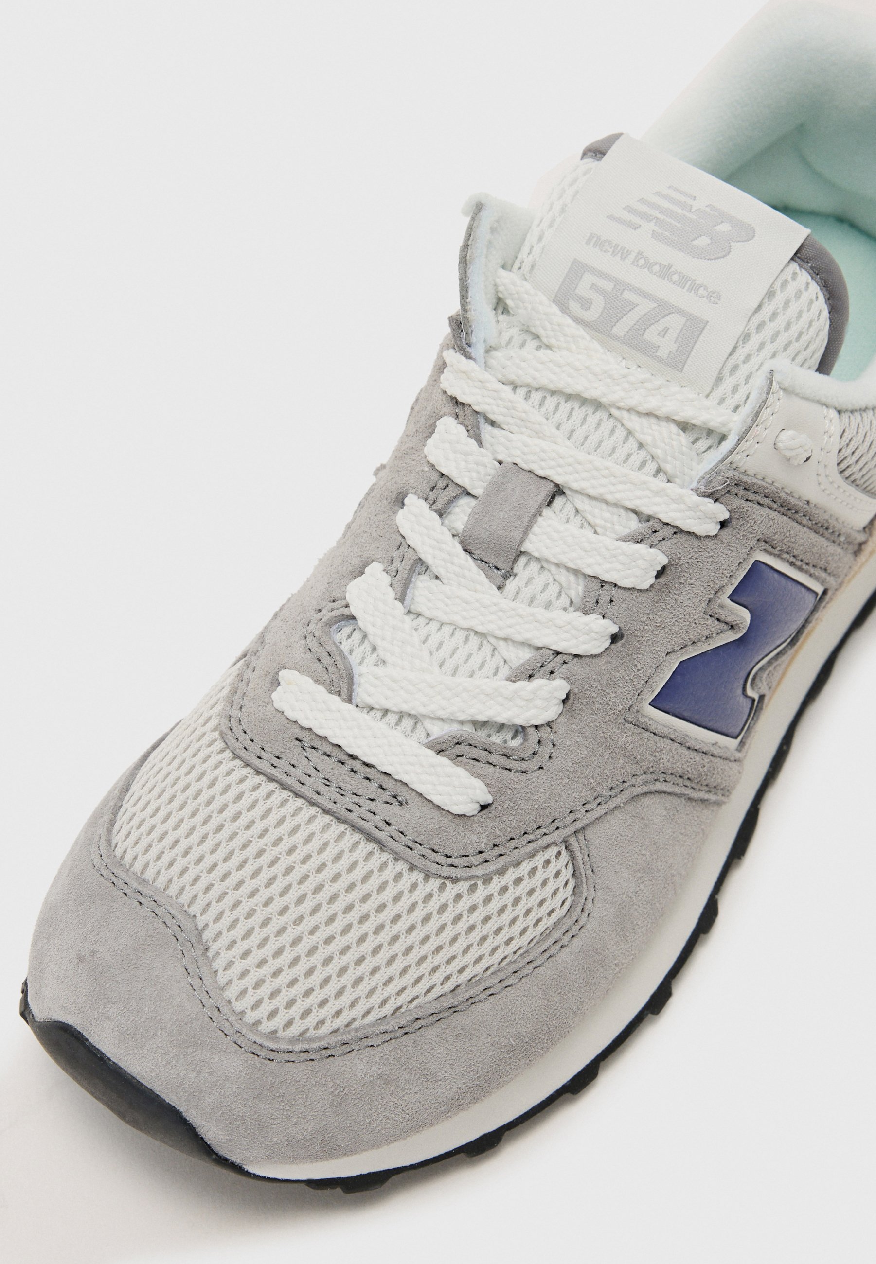 New Balance alacsony szárú edzőcipők