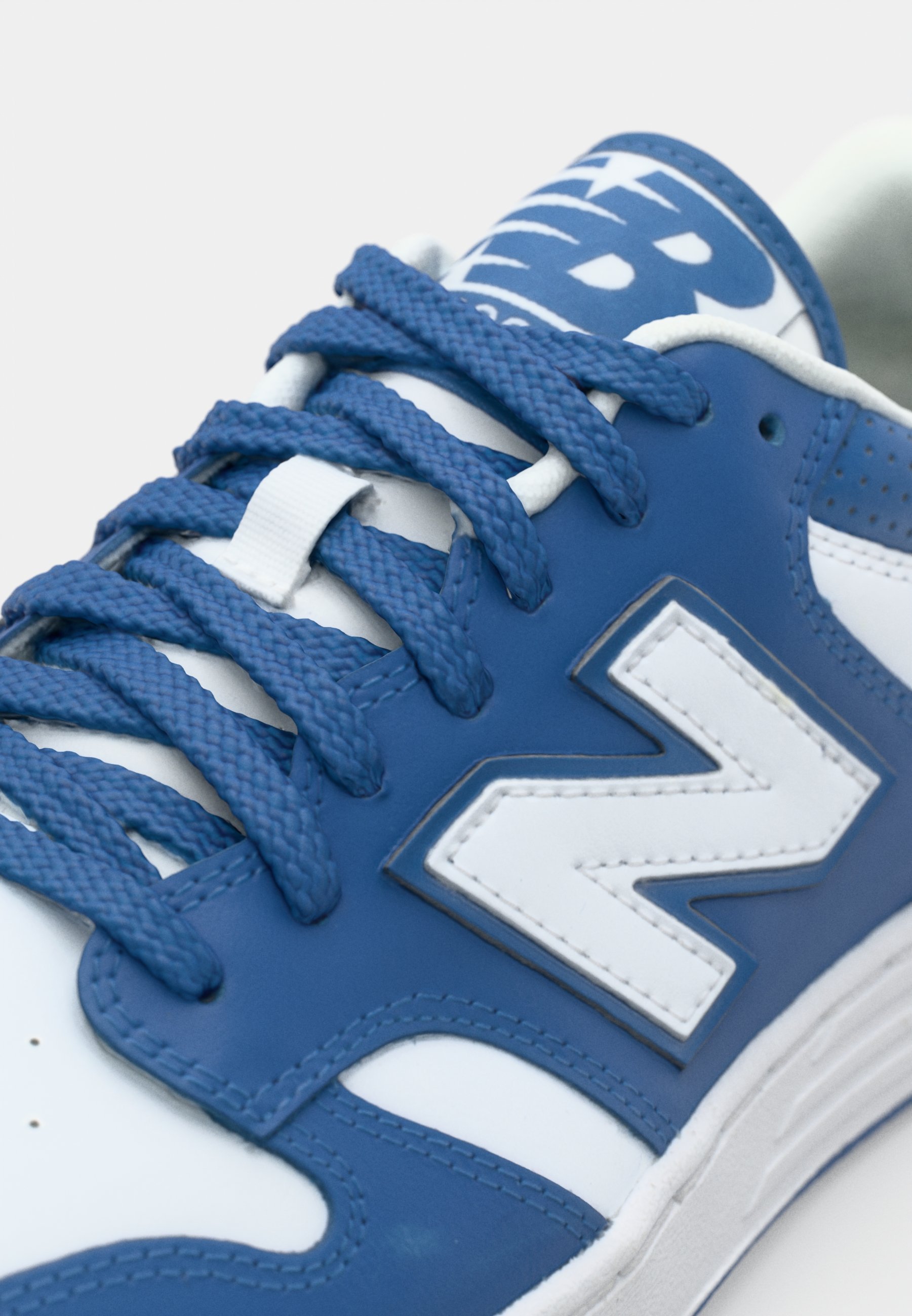 New Balance BB480 UNISEX - Tenisky - čierna/modrá
