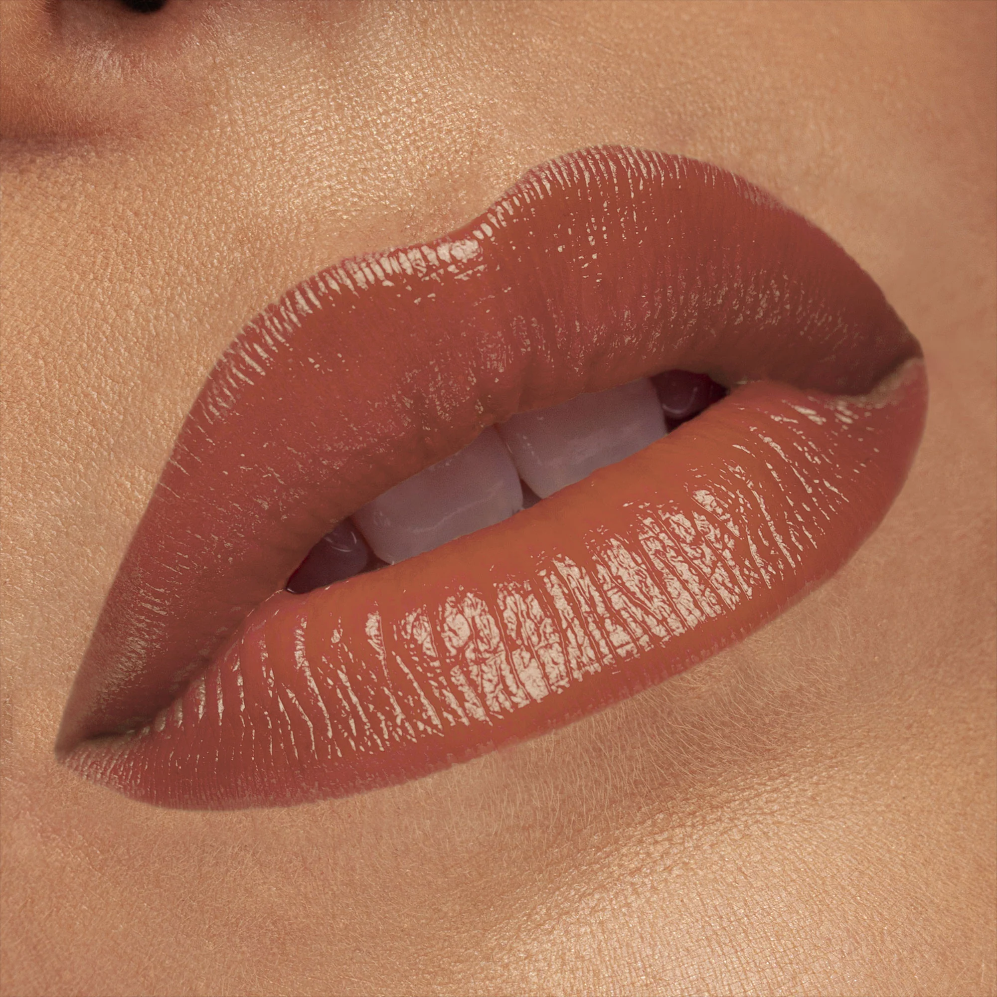 Labbra Cult Creamy Lipstick - Rossetto brillante, Rossetto