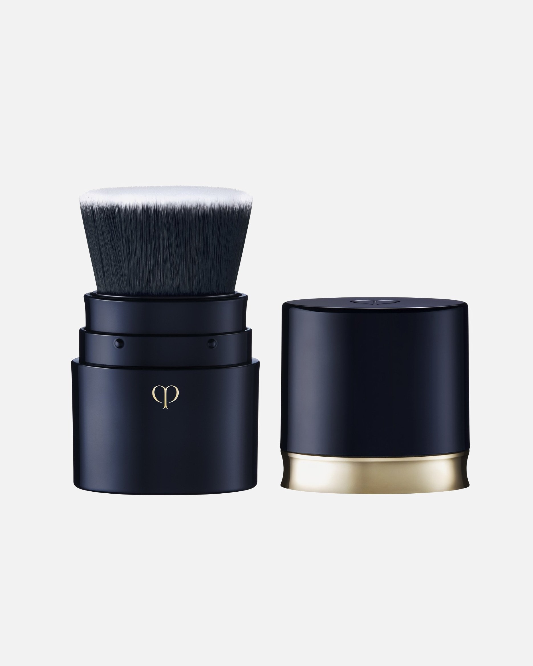 Цле де Пеау Беауте Фоундатион Брусх Преносива четка – 1 комад