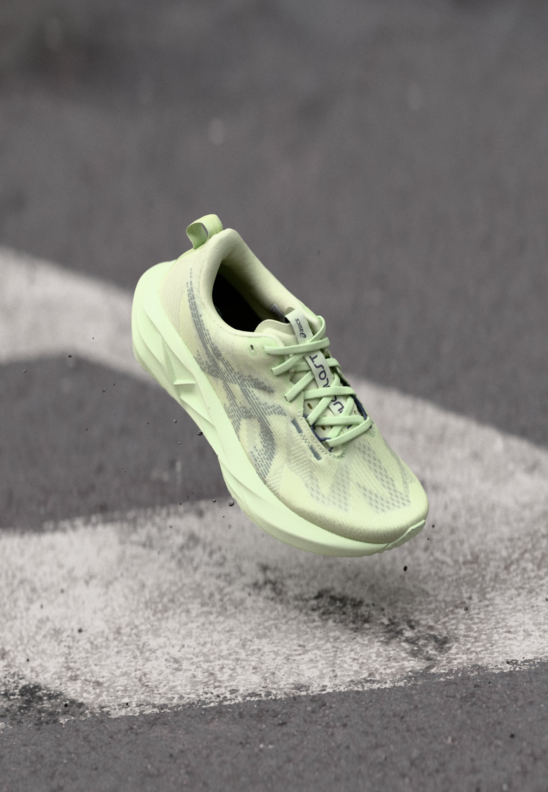 ASICS NOVABLAST 5 - Chaussures de running sur route - vert murmure/bleu monument