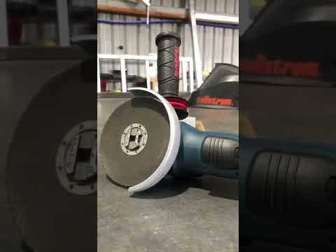 BOSCH X-LOCK™ 18 V-os szénkefe nélküli sarokcsiszoló 125 mm-es Skin GWX 18 V-10 C 06017B0200