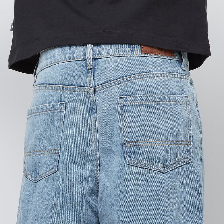 Zware, wijde jeans