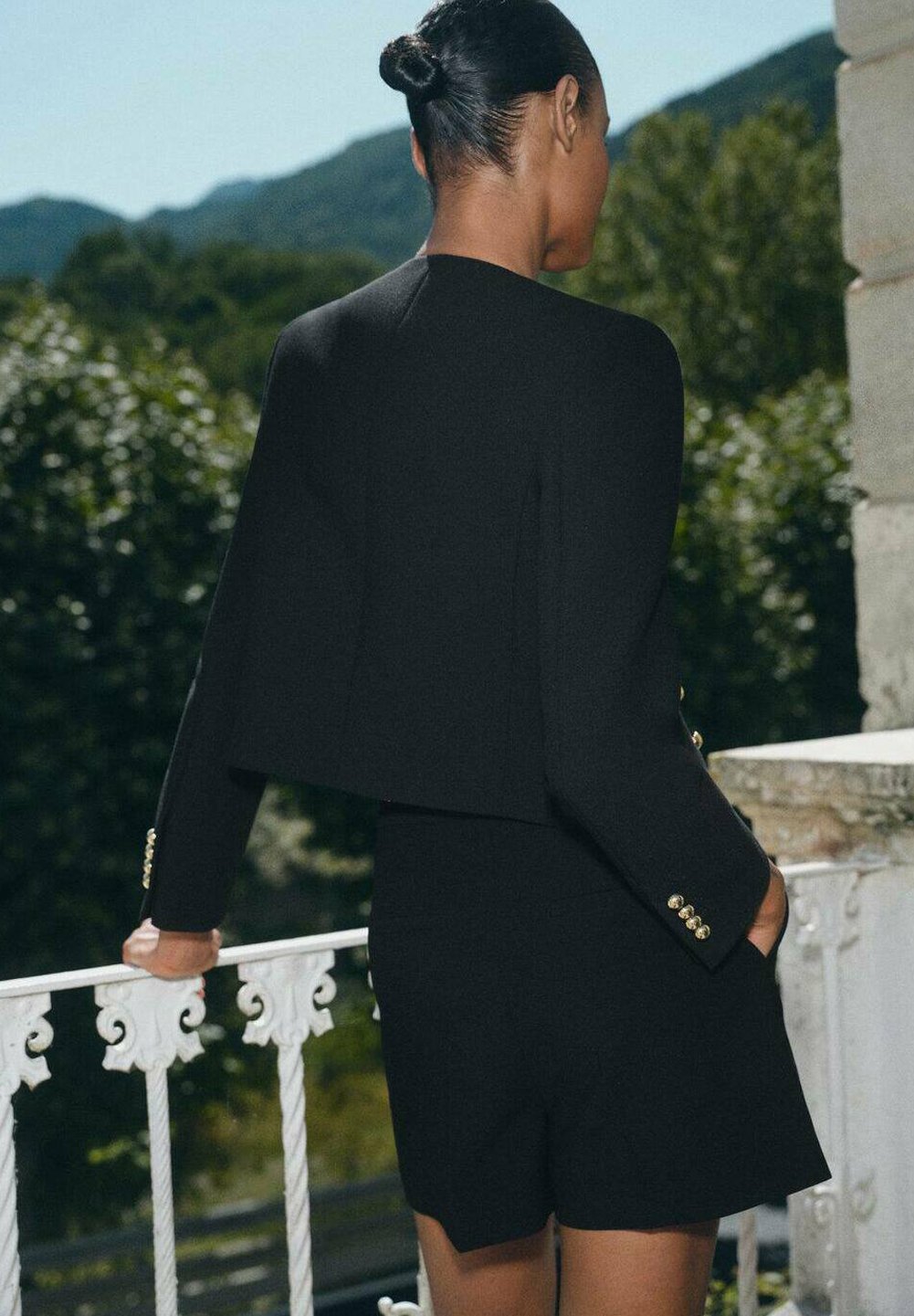 Mango CROP MET KNOPEN - Blazer - black