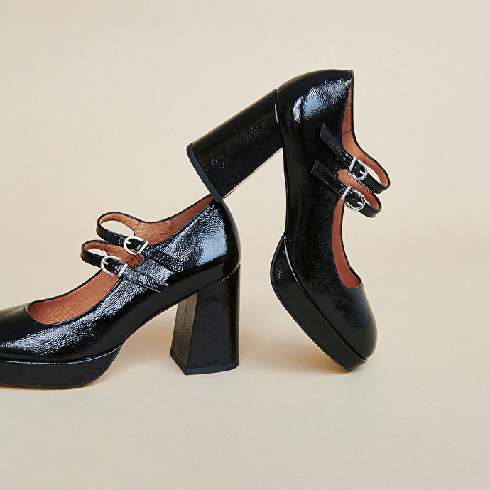 Babies à doubles brides et plateformes  en vernis plissé noir