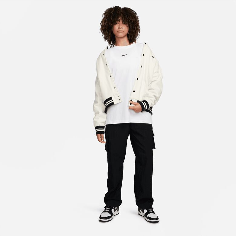 Sportief T-shirt met lange mouwen in boyfriend-stijl met Swoosh-print.