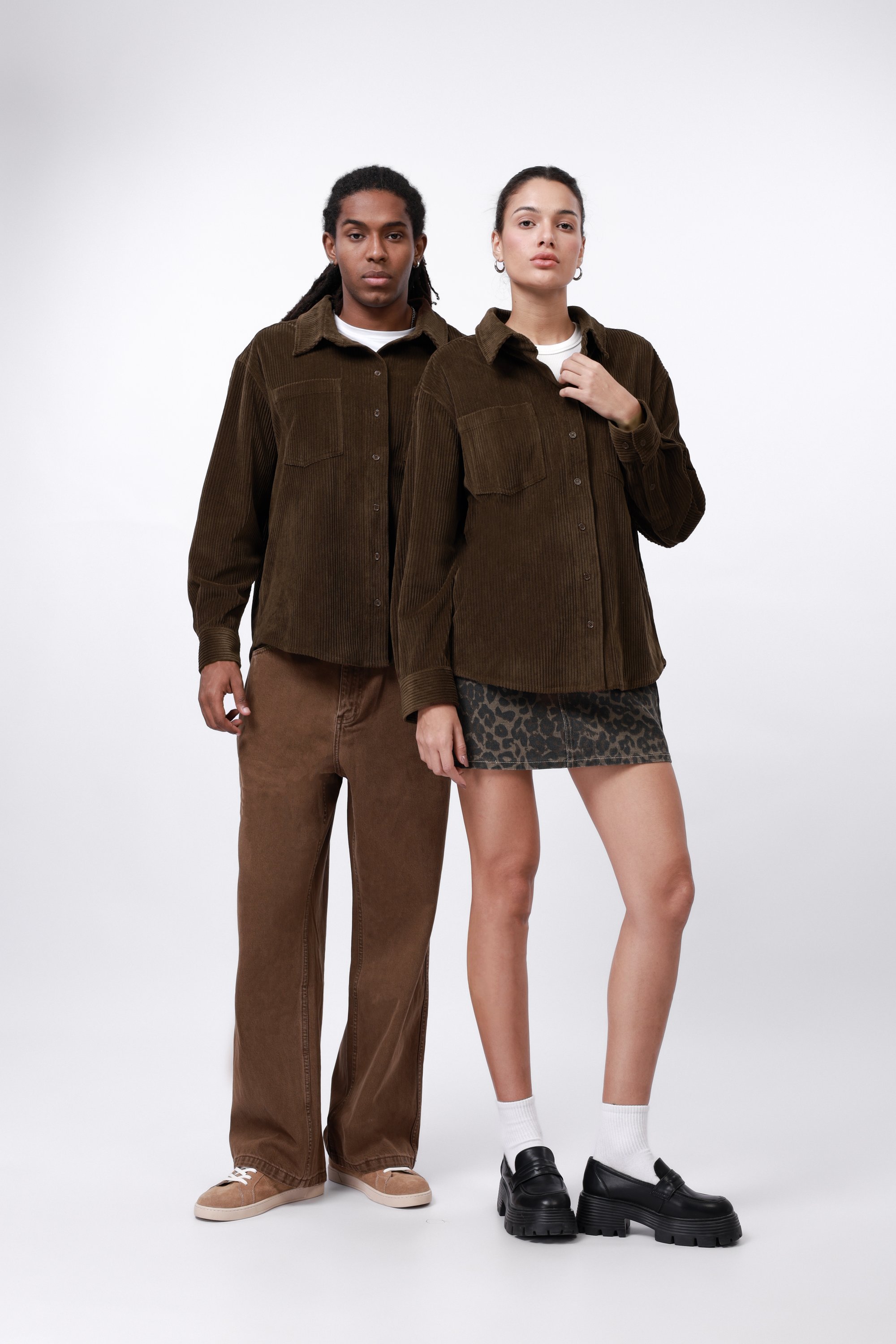 YOURTURN UNISEX - Blouse met knoopsluiting - chocolade