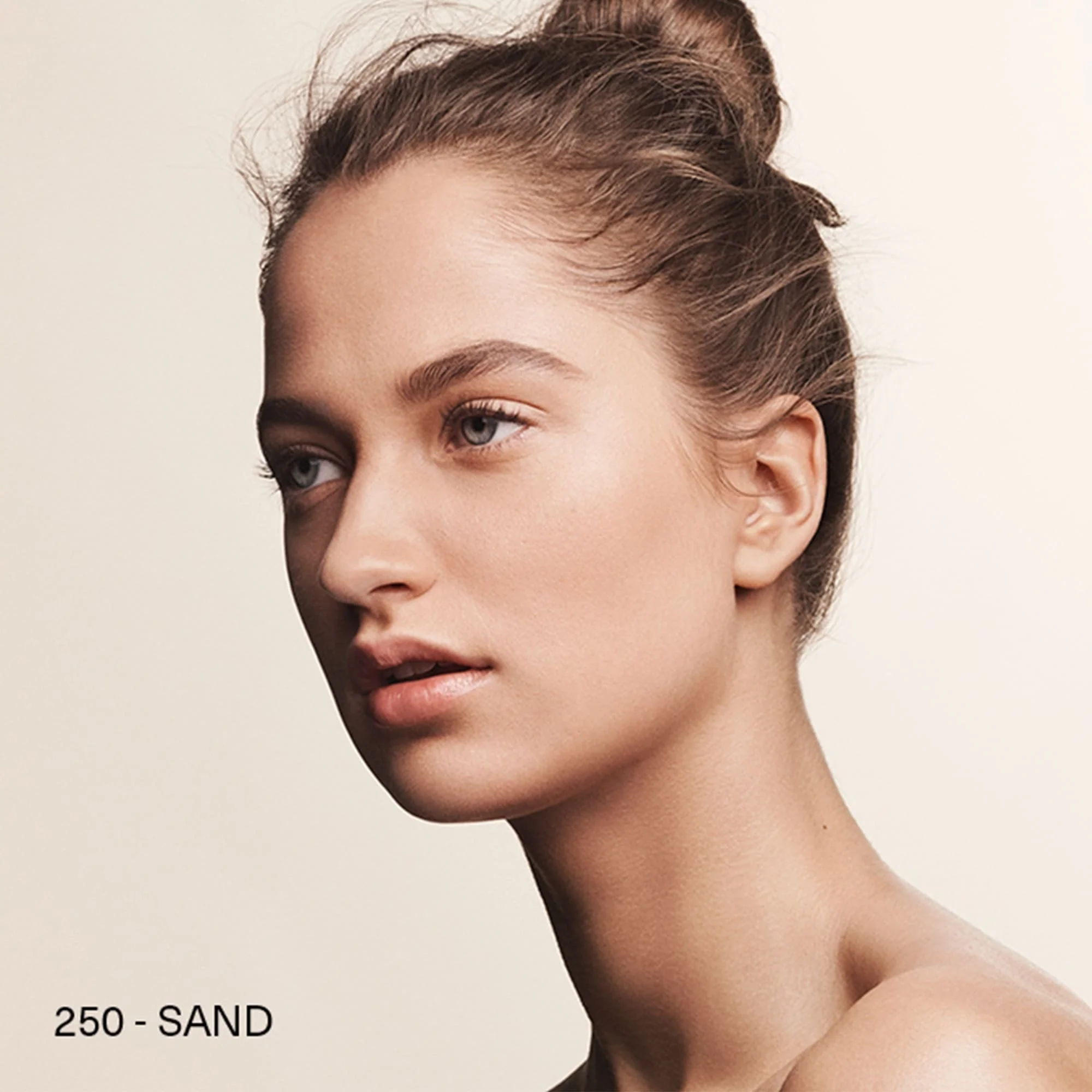 Skincolor The Soft Fluid Long Wear Foundation SPF20 - Fondotinta liquido