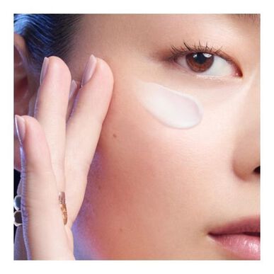 Lancôme Rénergie Yeux ikääntymistä estävä täyteläinen silmänympärysvoide 15 ml 15 ml