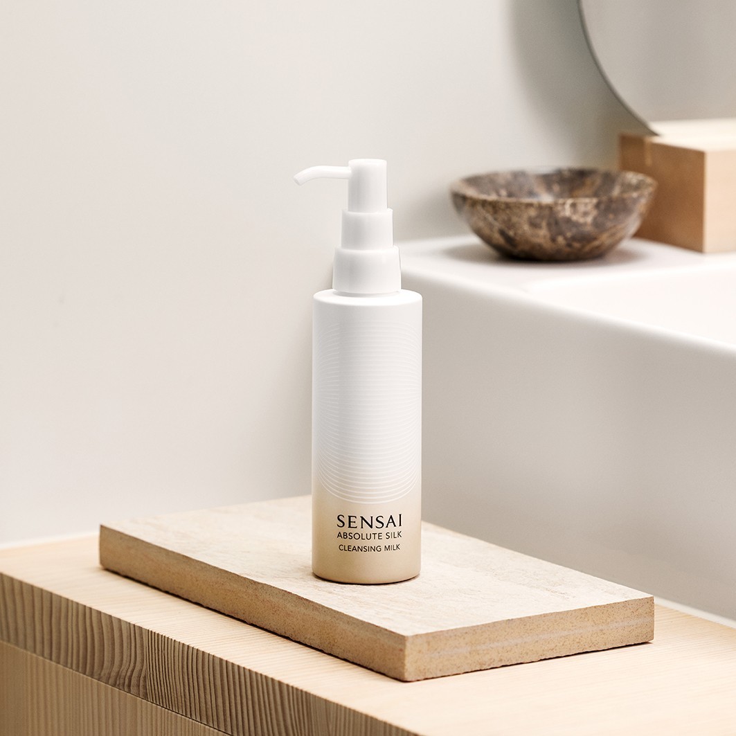SENSAI tīrīšanas piens Absolute Silk tīrīšanas piens - 150 ml