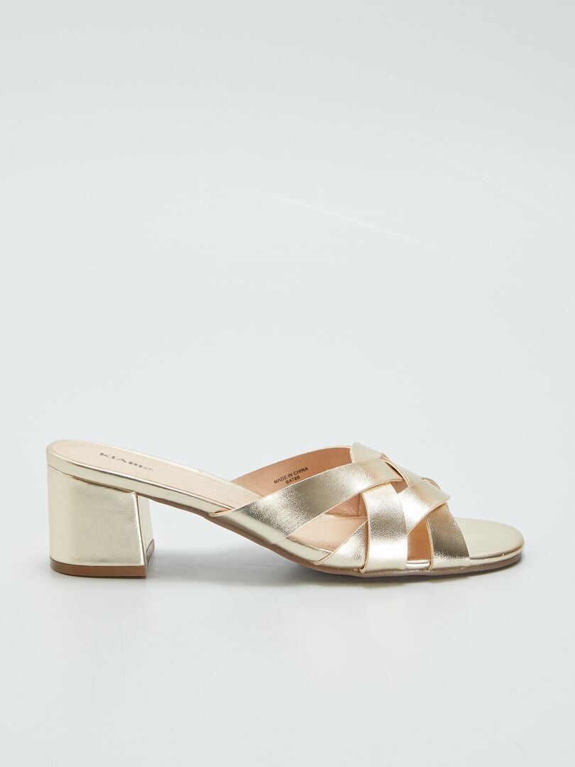 Mules douradas com salto - AMARELO