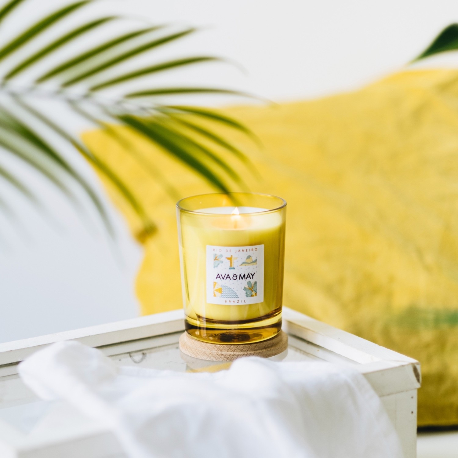 AVA & MAY Maxi bougie parfumée Aruba