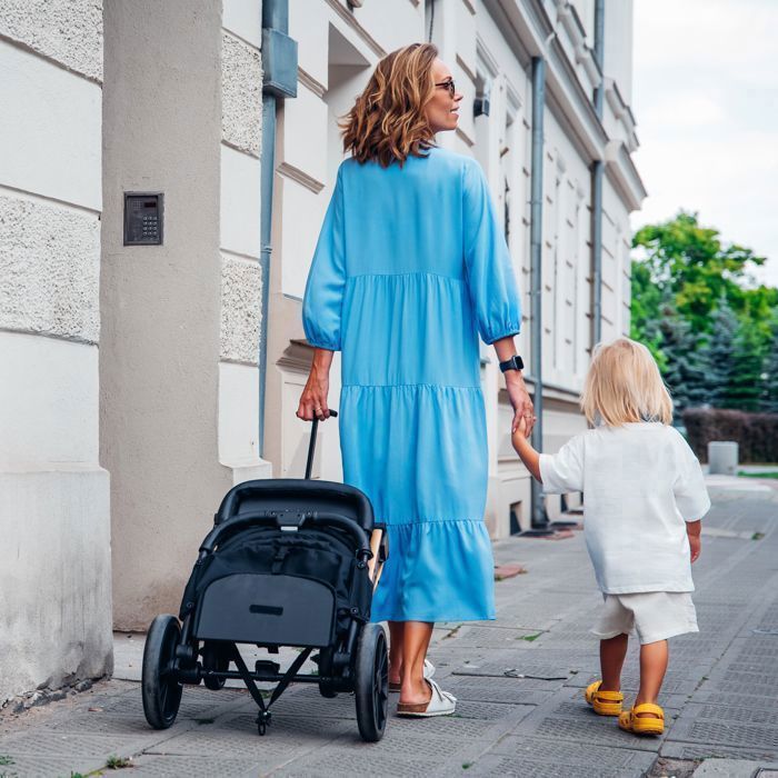 MoMi ESTELLE DAKAR – Passeggino ultracompatto – Ruote grandi – Facile da piegare – Accessori inclusi – Verde
