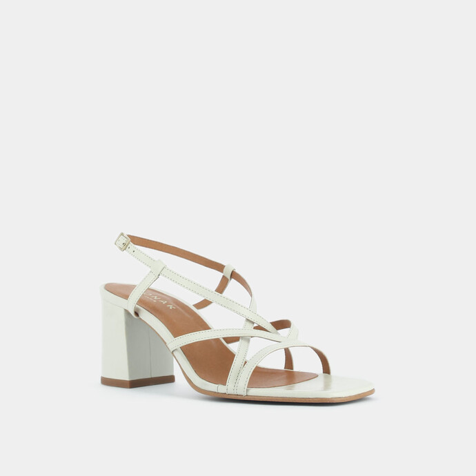 Sandales à talons et brides  en cuir vieilli écru