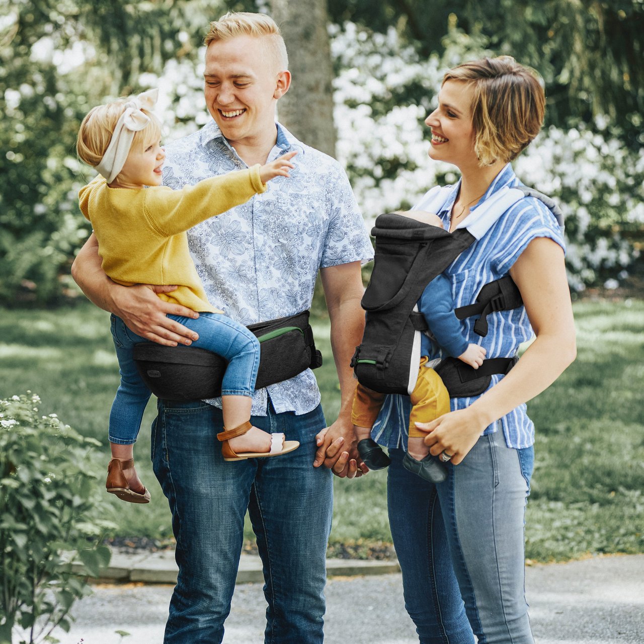 Lantioistuimella varustettu vauvankantokansi