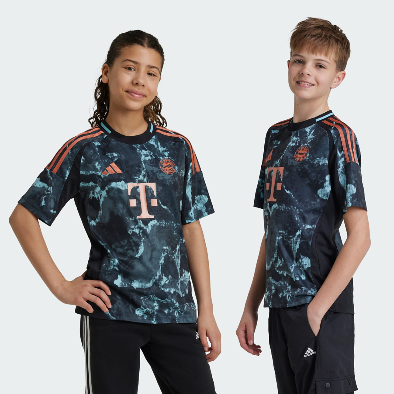adidas FC Bayern 24/25 Udebanetrøje