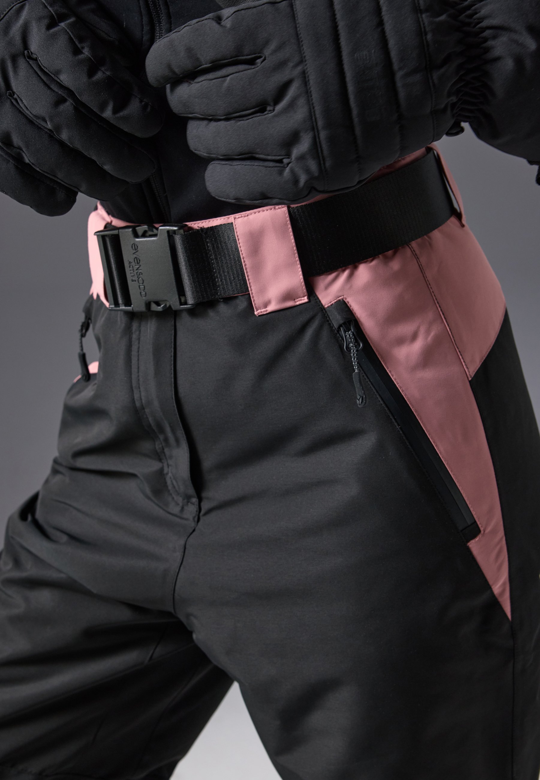 Pantaloni de schi Even&Odd active cu curea reglabilă - Pantaloni de schi - black/light pink