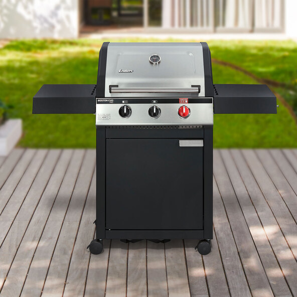 Boston EVO Pro 3 R Turbo gas grill, including weather protection cover