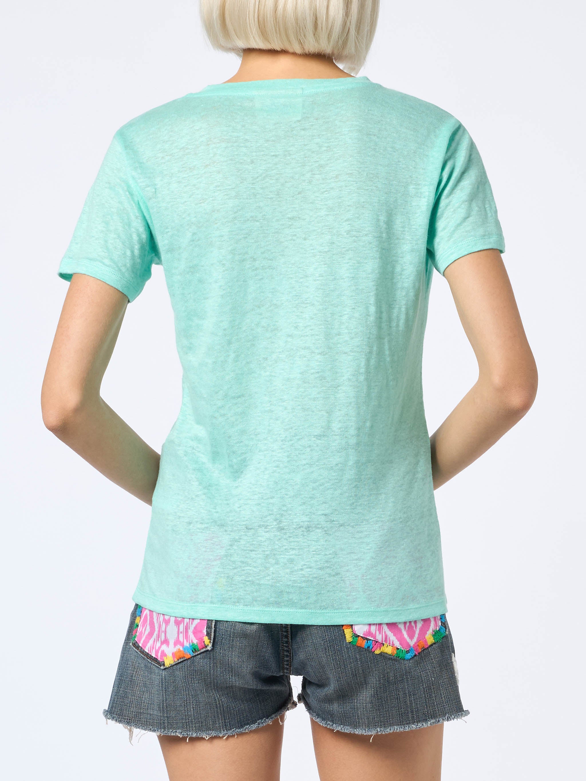 Eloise T-shirt met V-hals in saliegroene linnenjersey