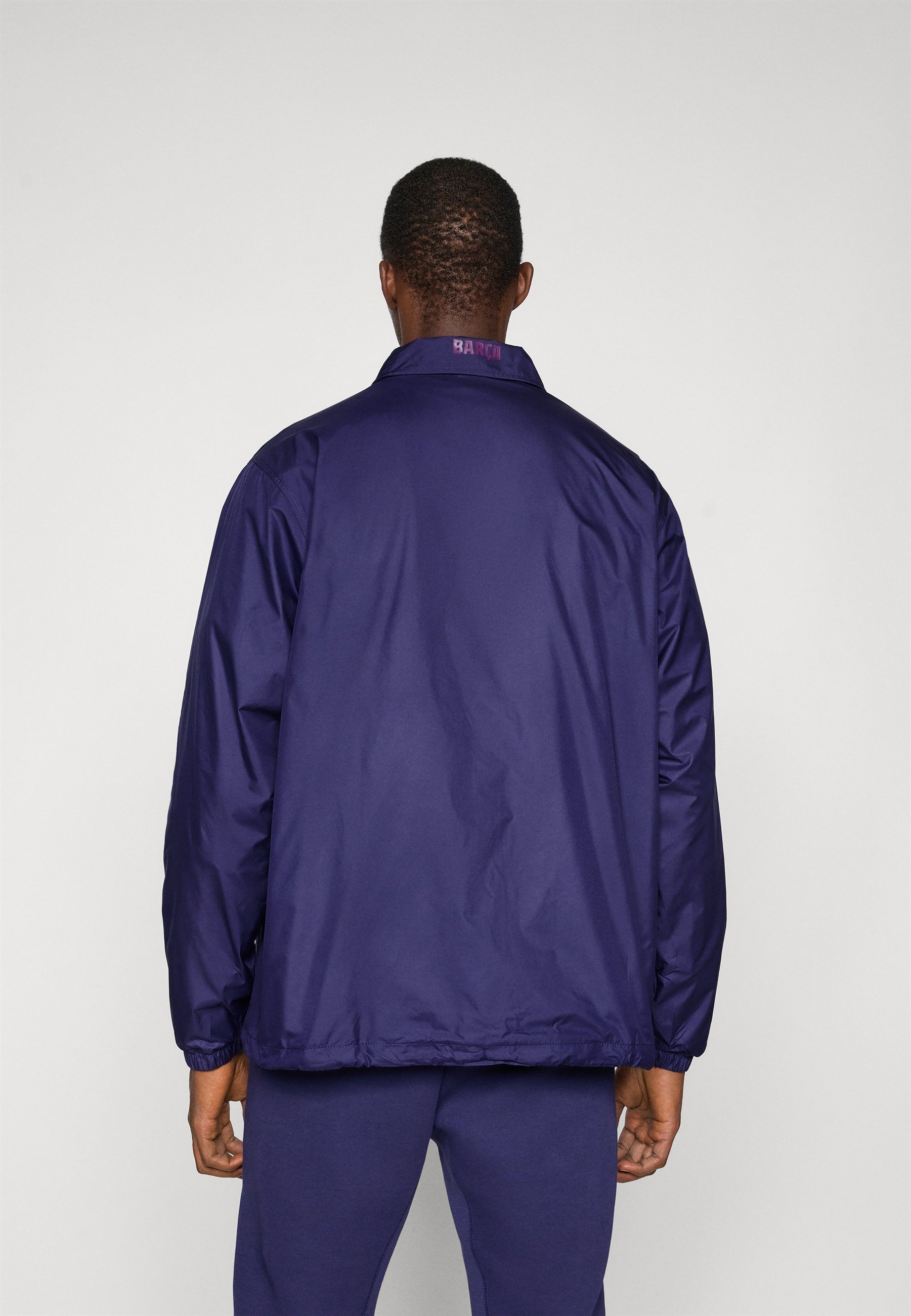 Nike Performance FC BARCELONA CLUB COACHES JACKET - Windbreaker - imperiaal paars/helder druif