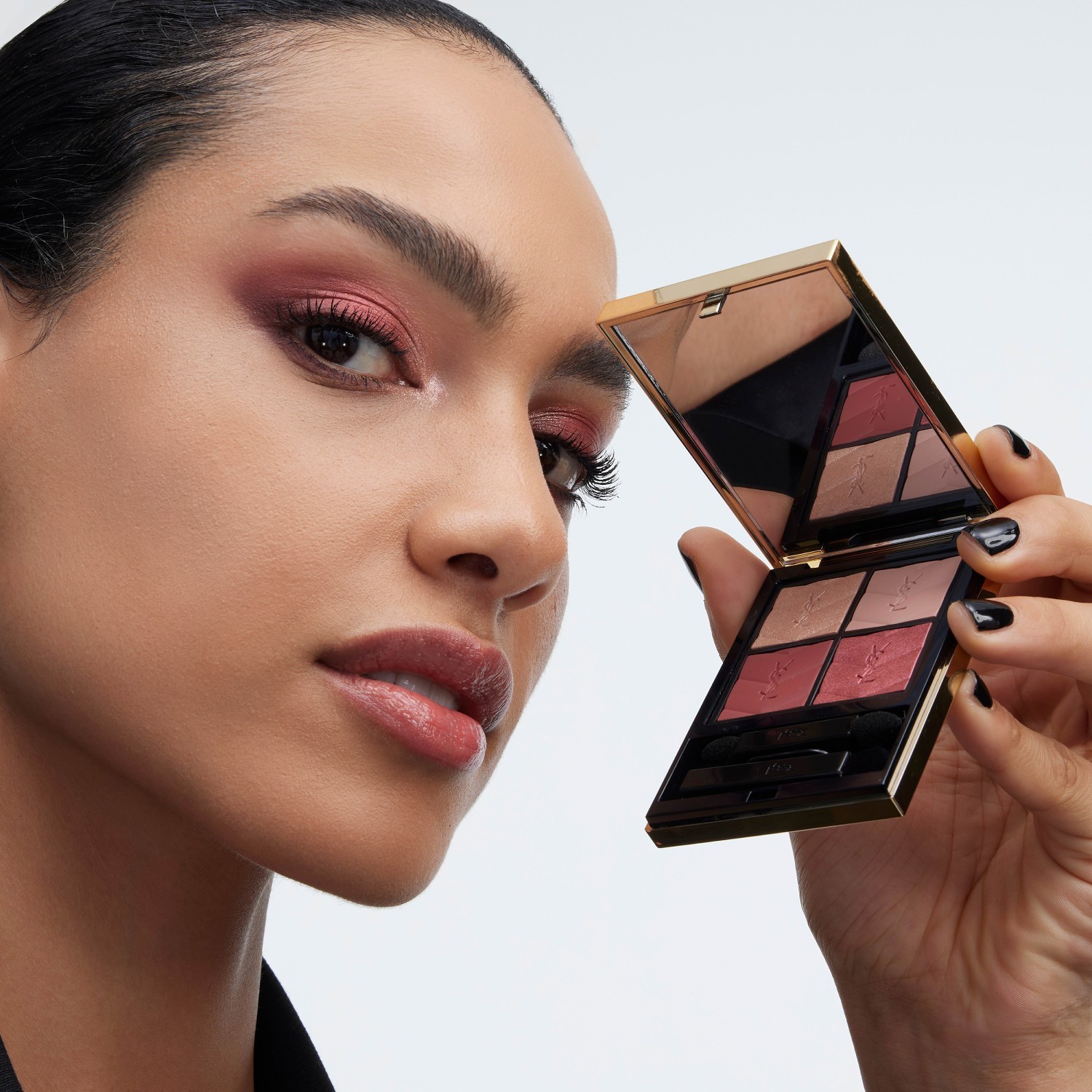 Yves Saint Laurent akių šešėliai „Must-Haves Couture Mini Clutch“ – 4 g