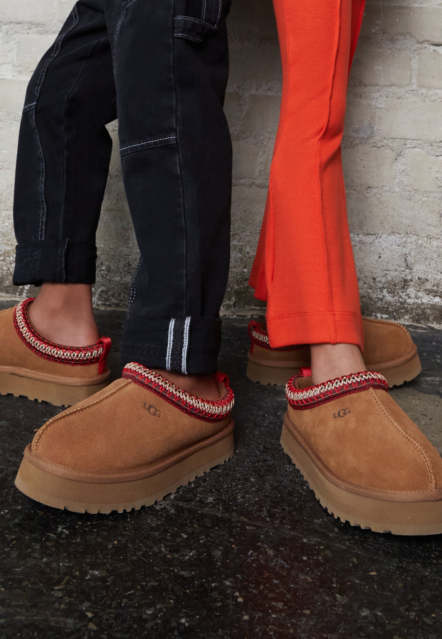 UGG TAZZ UNISSEX - Tamancos - castanho