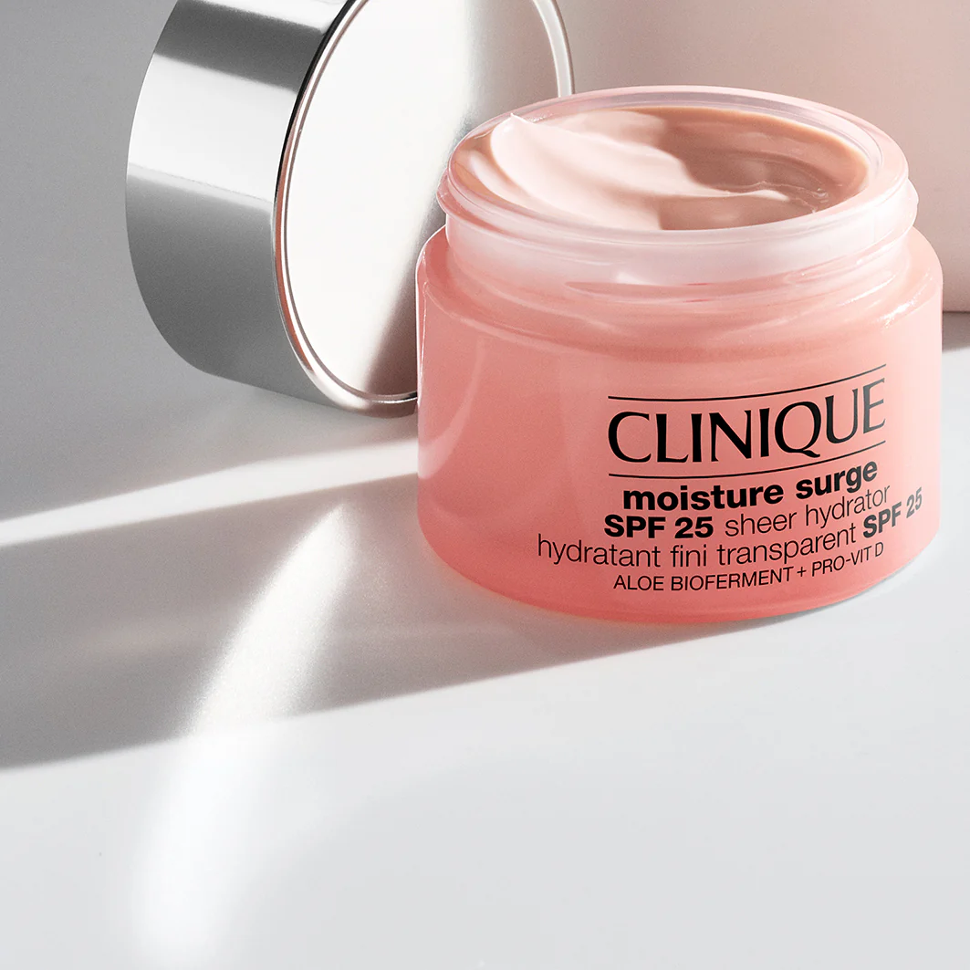 Moisture Surge Moisture Surge SPF25 Sheer Hydrator - Crema viso giorno idratante