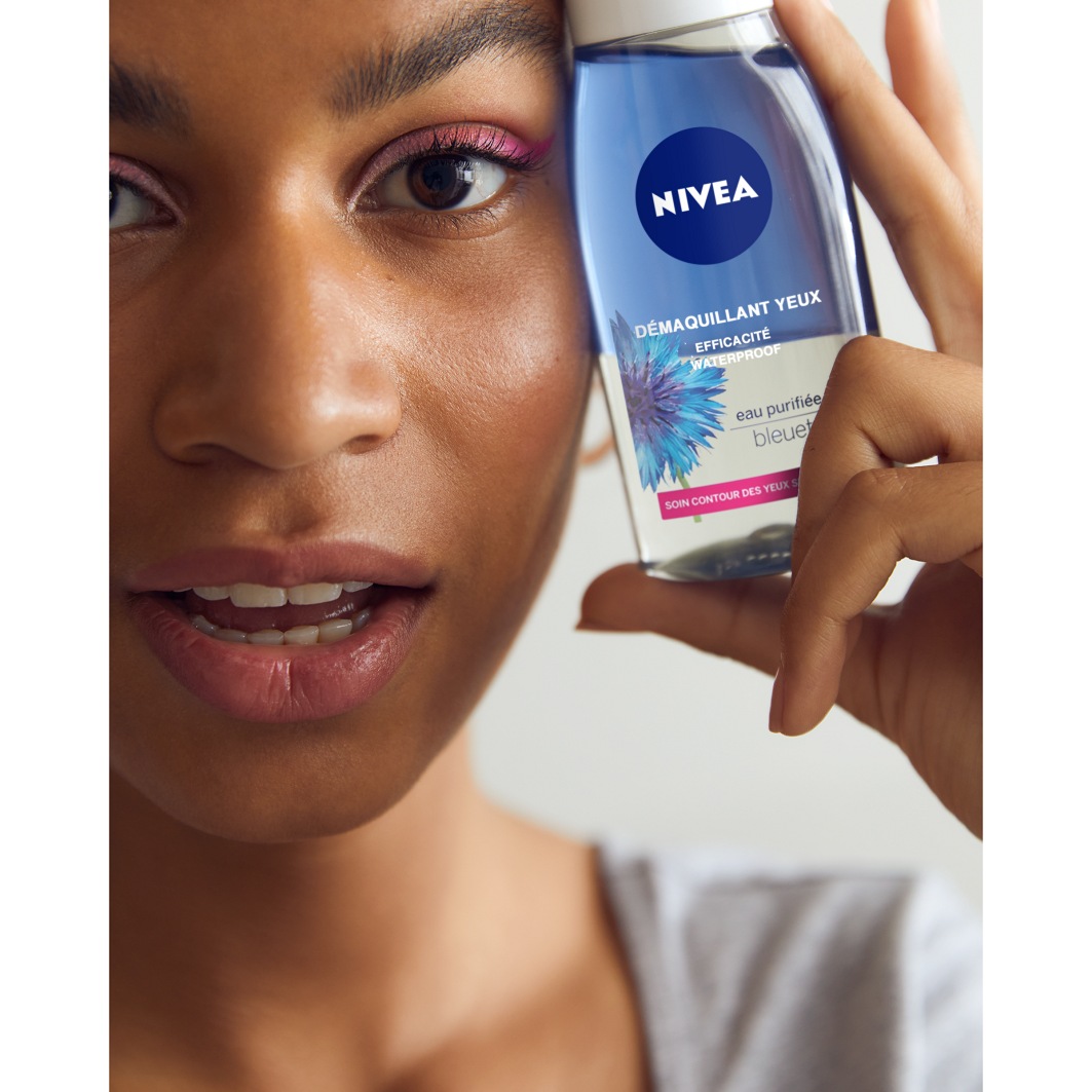 NIVEA Eau démaquillante micellaire Waterproof Visage & yeux Extrait de Thé Noir non parfumé